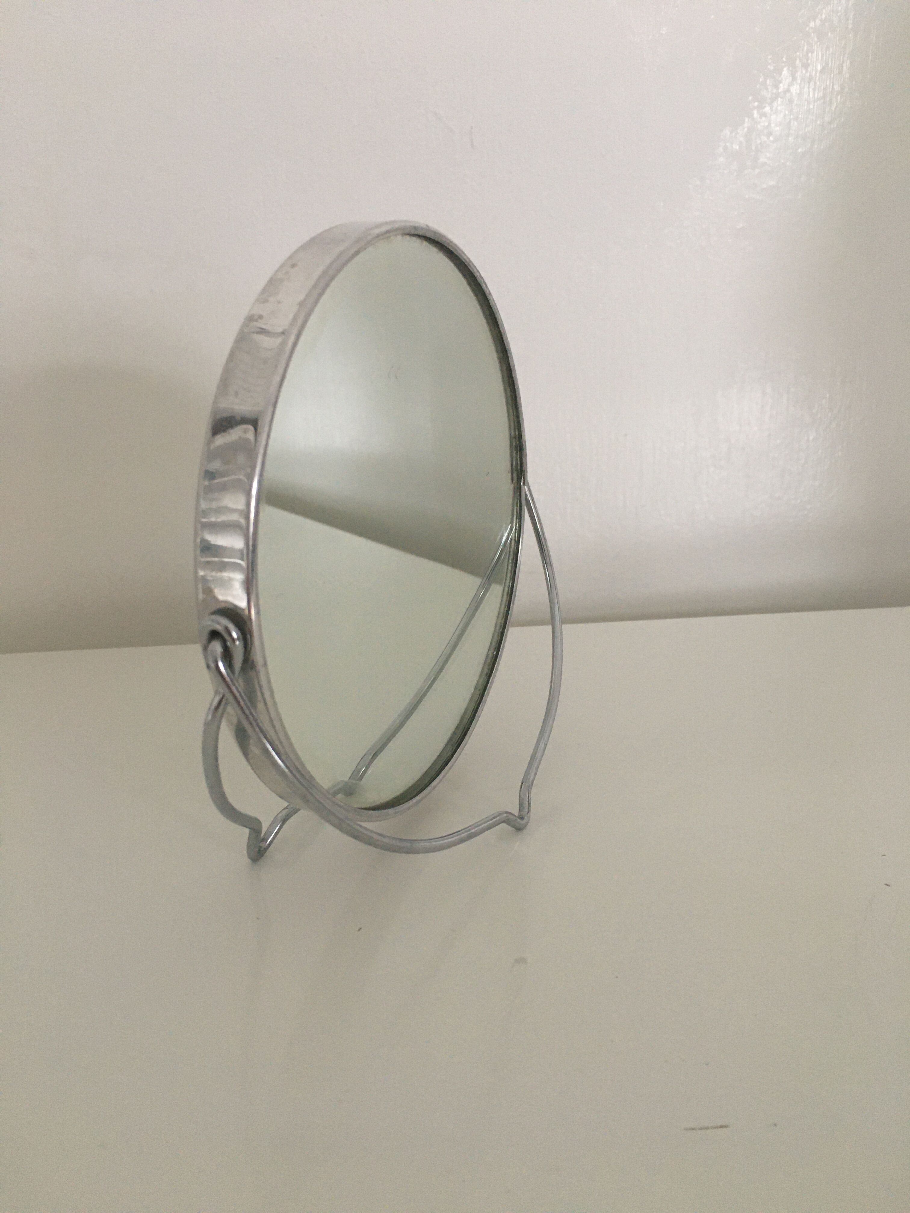 Vintage magnifying barber mirror in 12x12cm metal