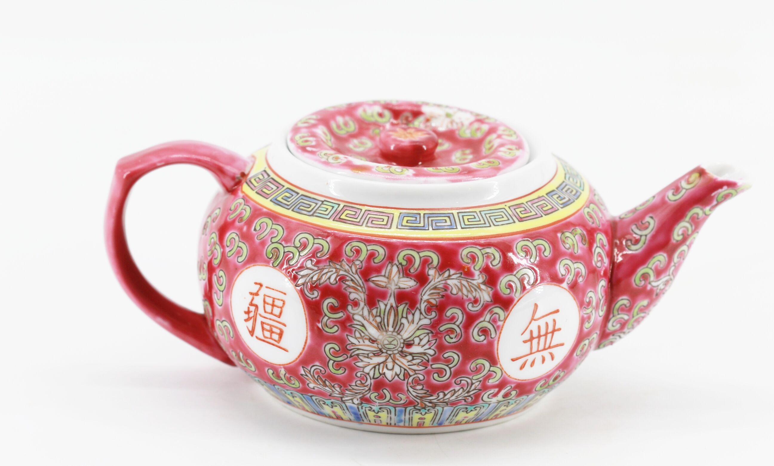 Chinese pink email teapot
