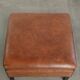 Ottoman, pouf en cuir de mouton cognac