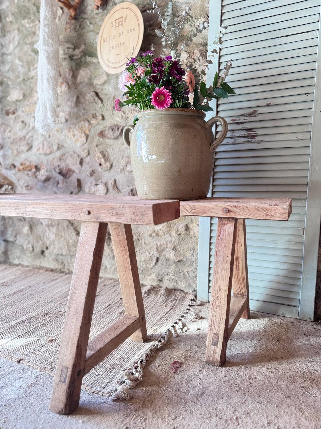 Paire de bancs de ferme