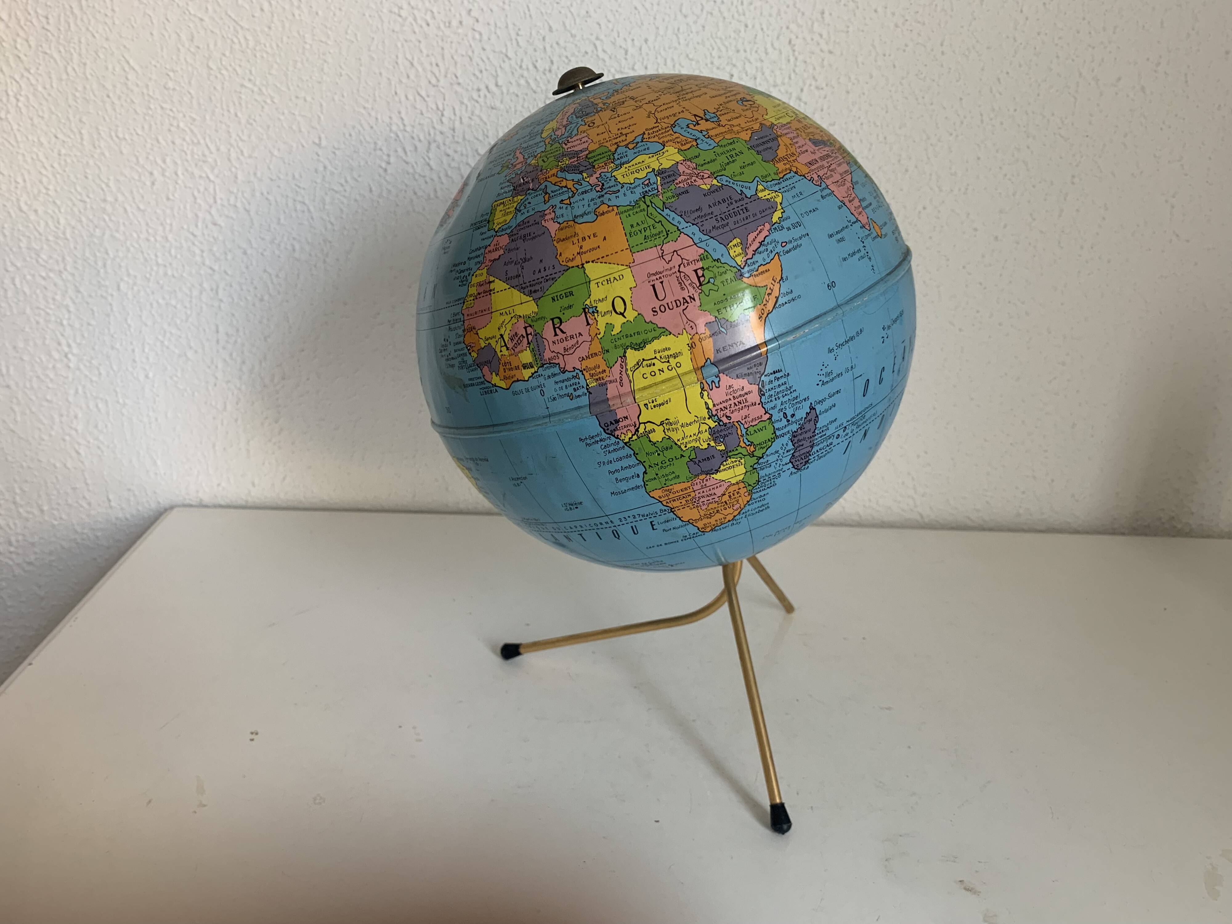 Vintage 1960s globe, Taride tripod, gold metal - 28 cm