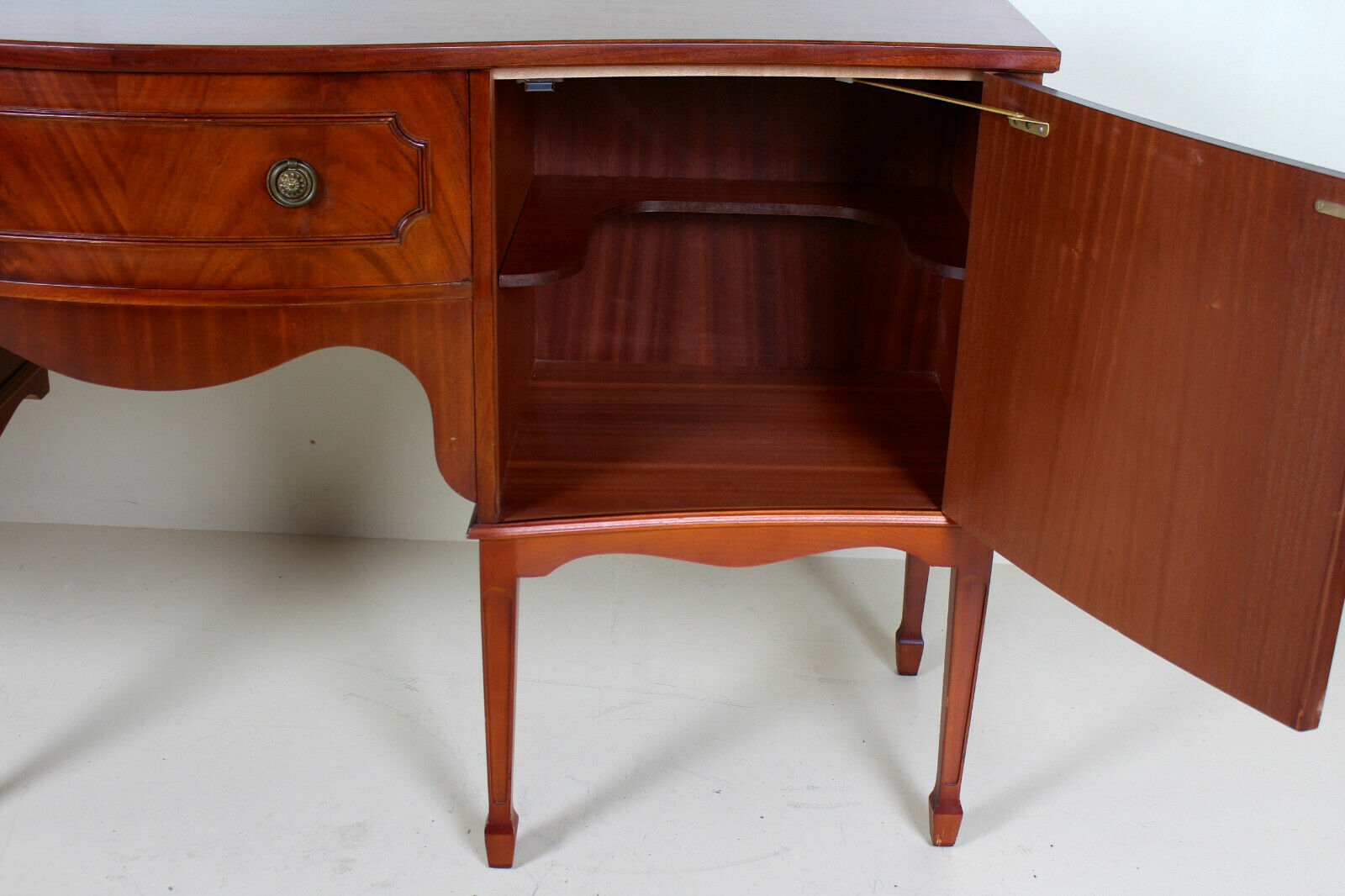 Cuban vintage buffet mahogany credence marquetry inlaid with beautiful quality