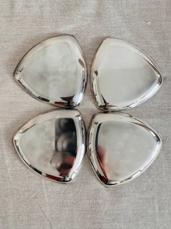 Ensemble de 4 coupelles métal argenté emaillé  Carl F. Christiansen