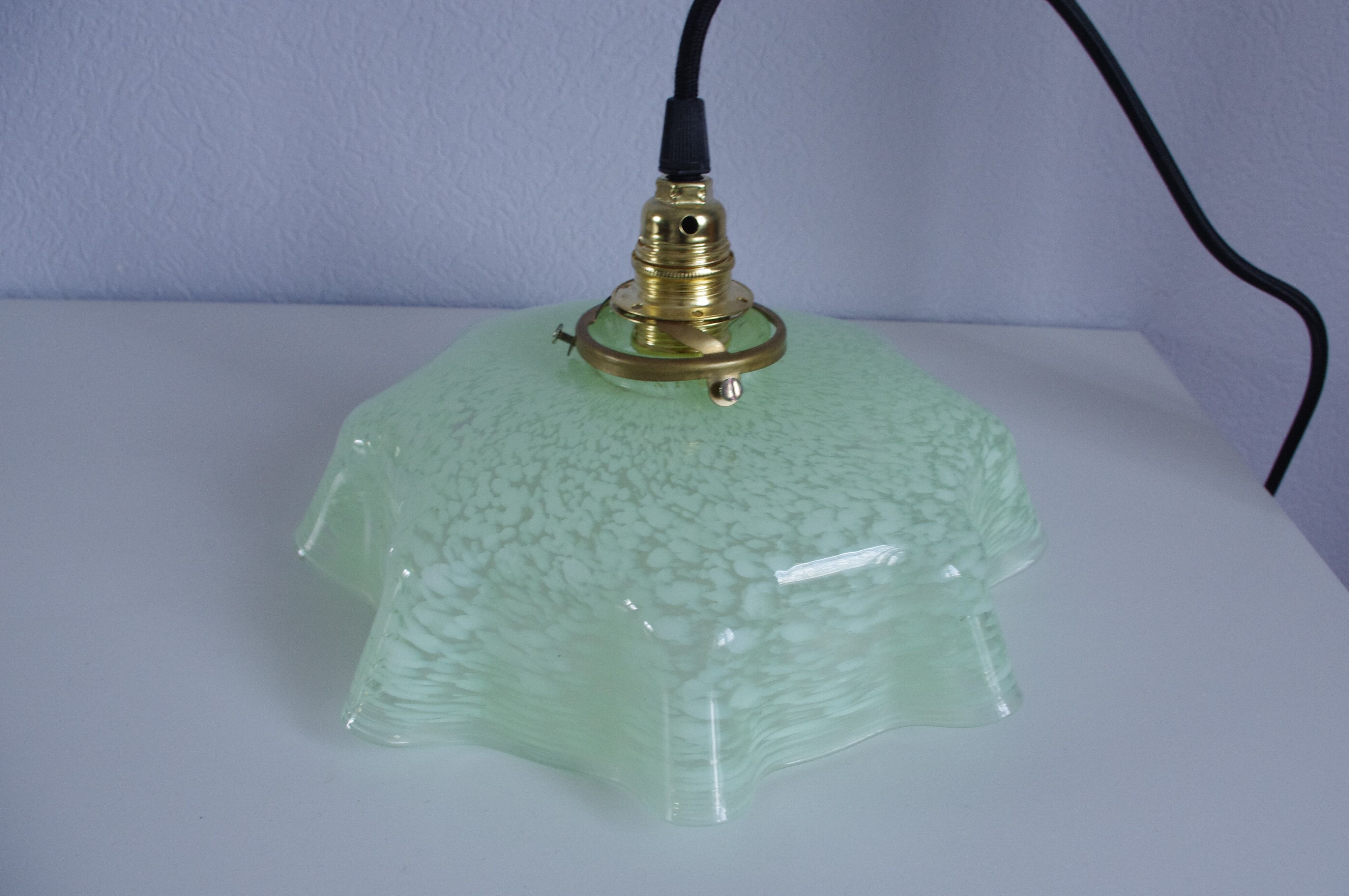 Clichy green glass suspension