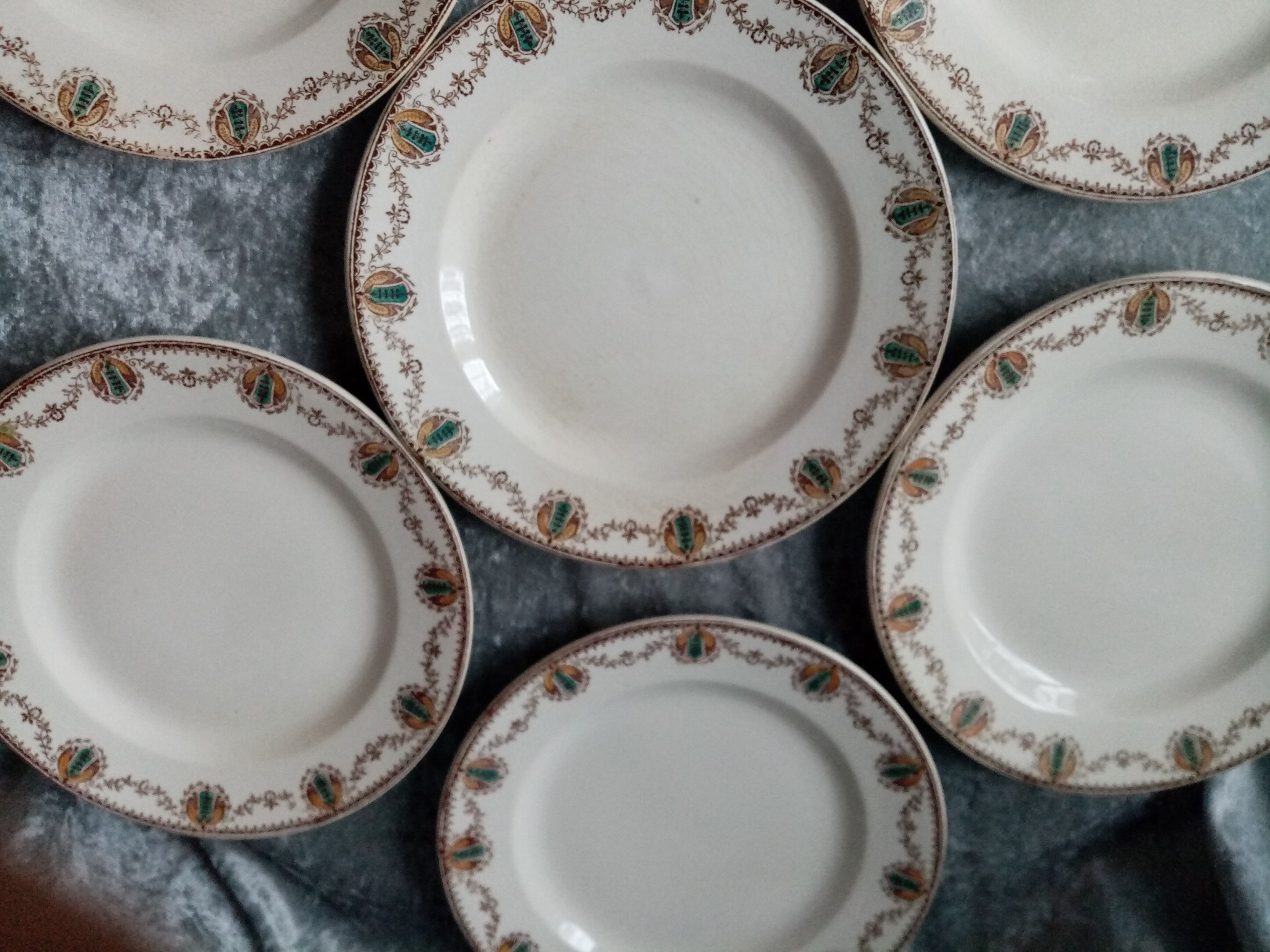 6 assiettes plate en terre de fer modele cadix , clairefontaine leon graves