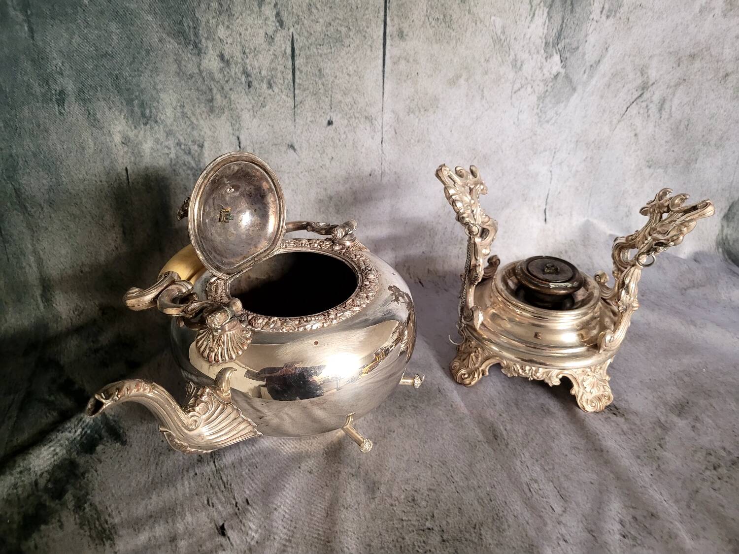 Silver-plated metal samovar kettle, 19th century