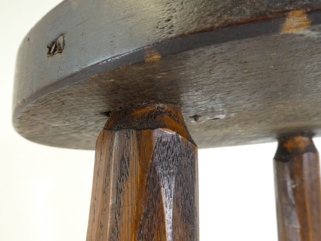 Wooden tripod 50