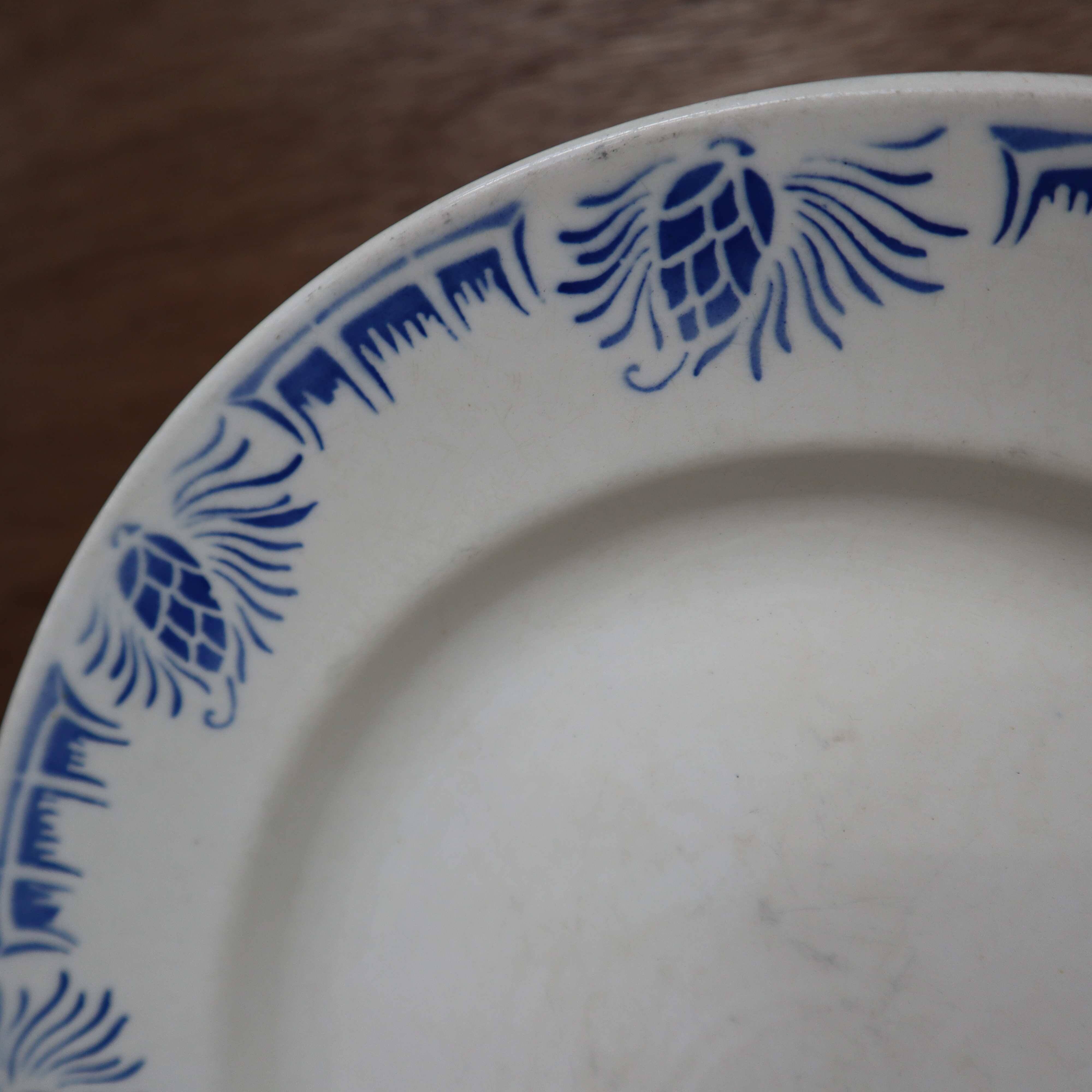 Badonviller round dish White/Midnight blue pine cone patterns