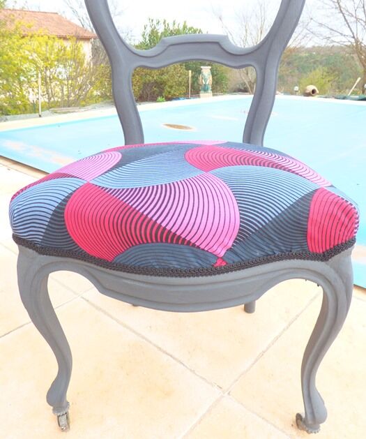 Louis Philippe quality wooden medallion chair with castors on the front