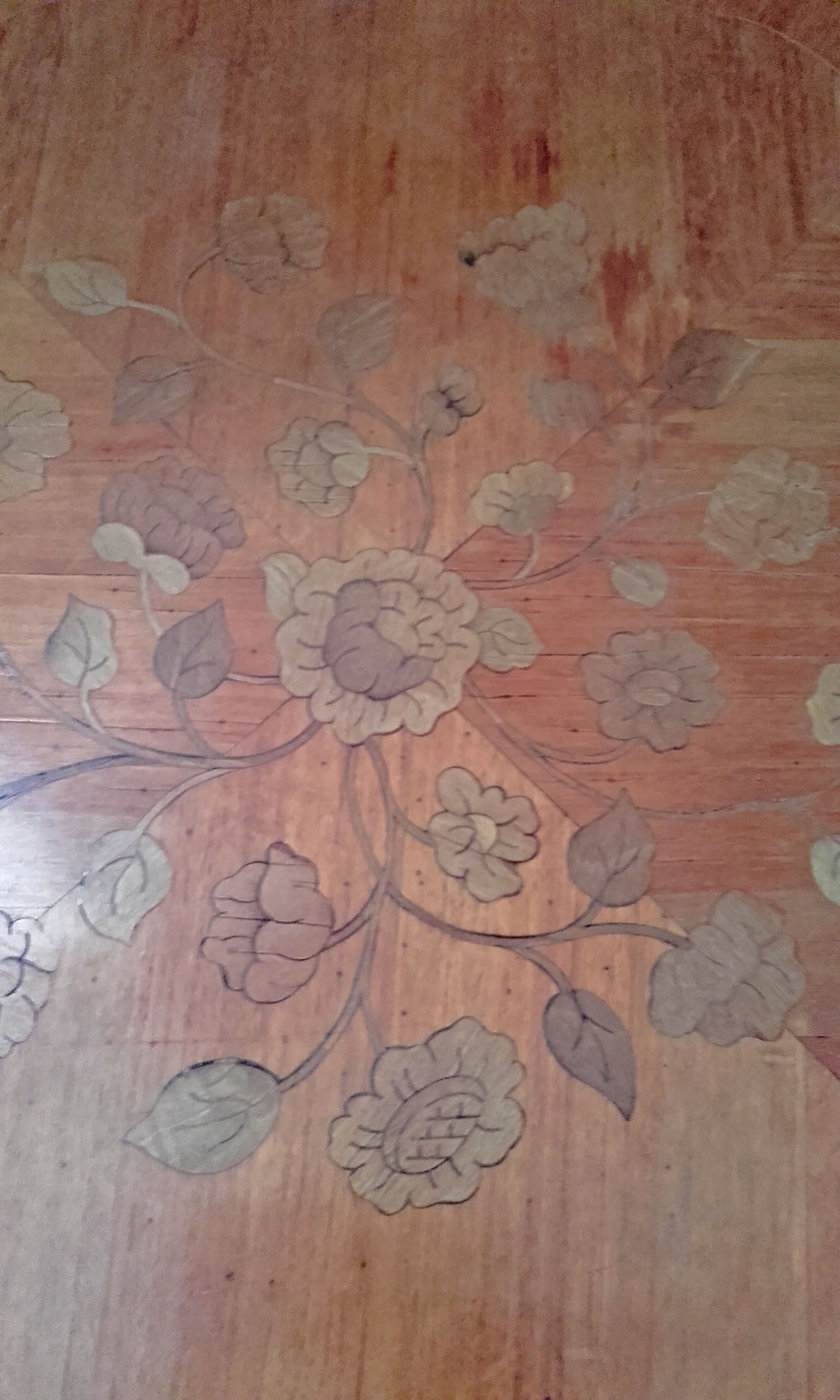 Table basse en marqueterie