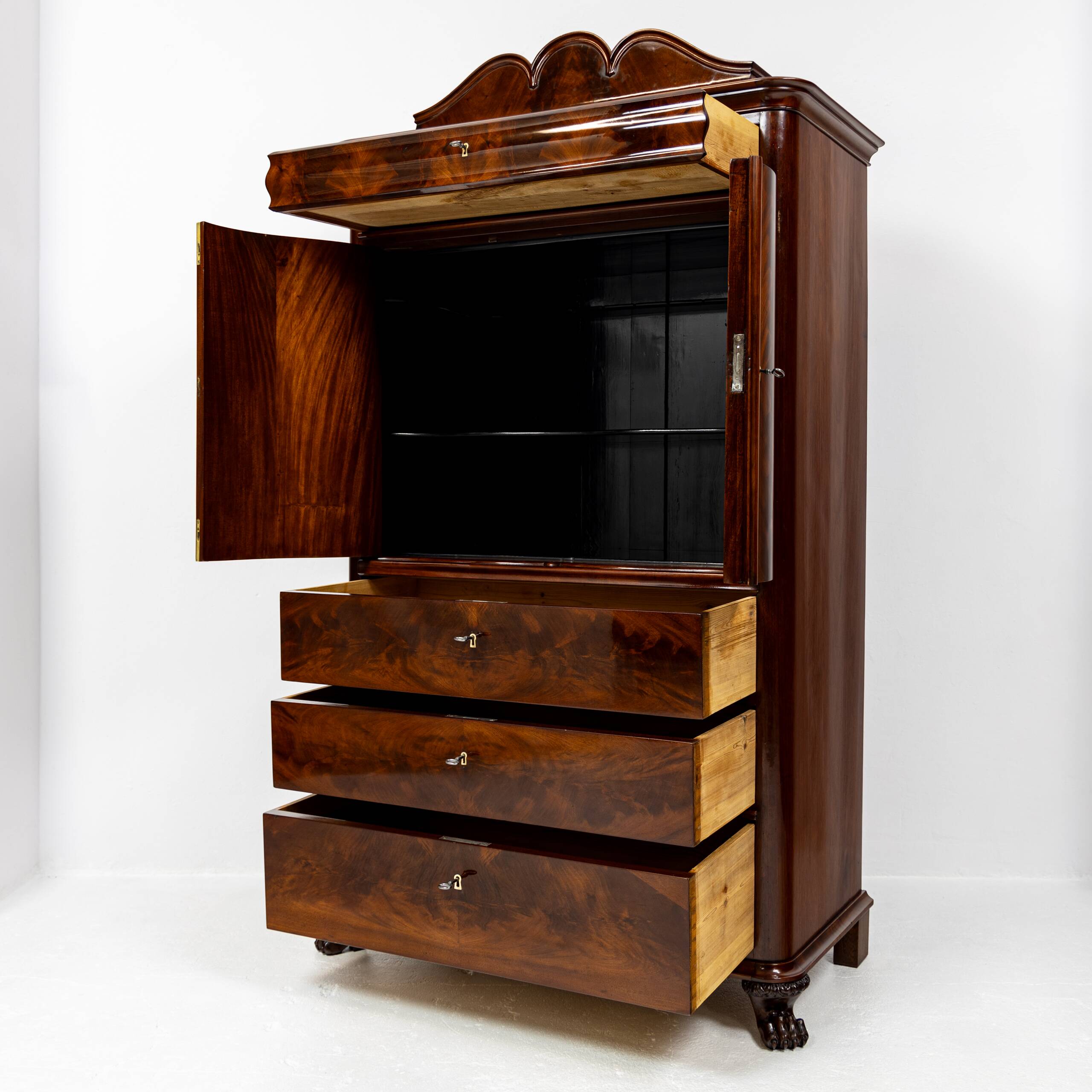 Chiffonnier haut avec bar en acajou 1850-1880