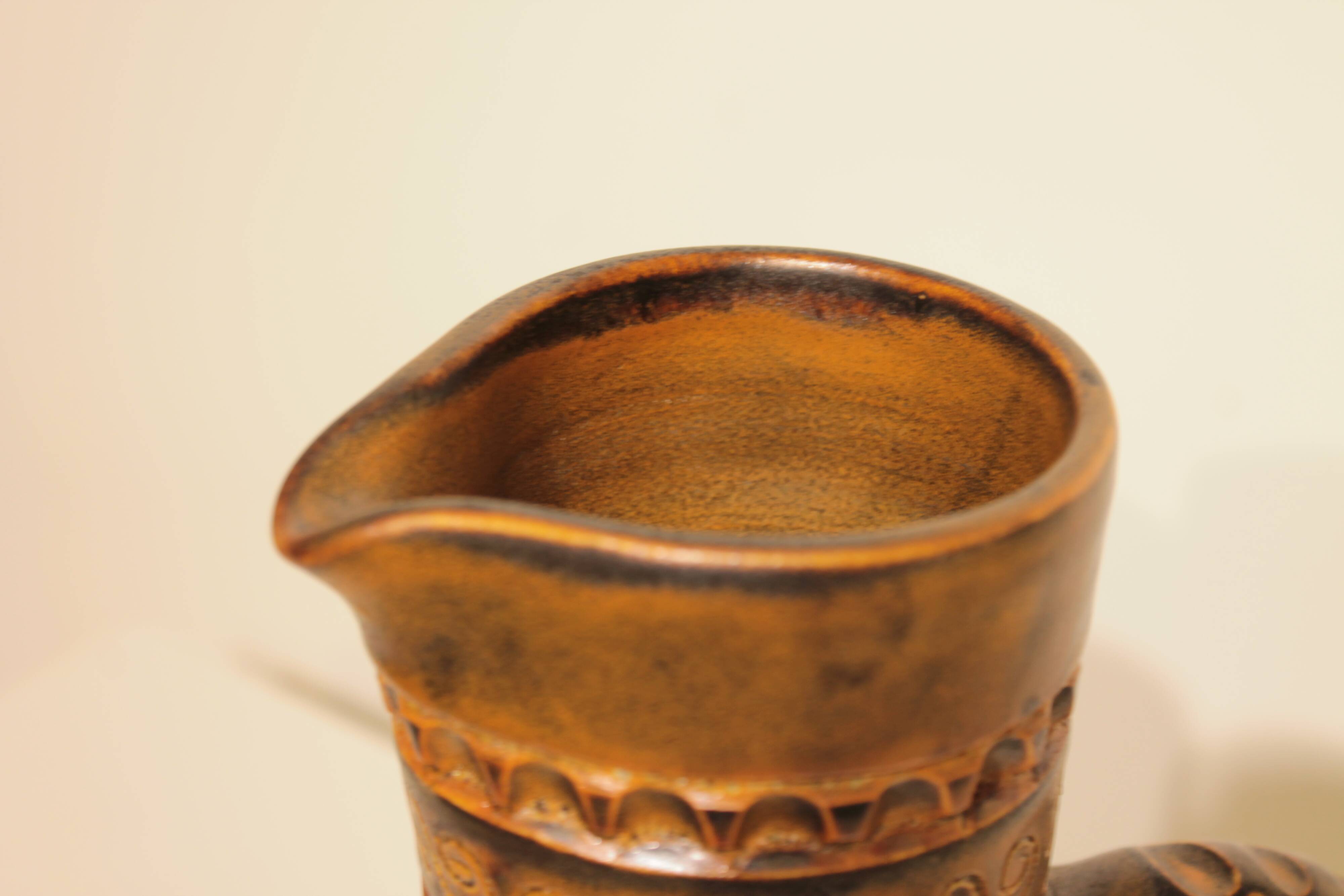 Grand pichet en céramique de Huguette Bessone