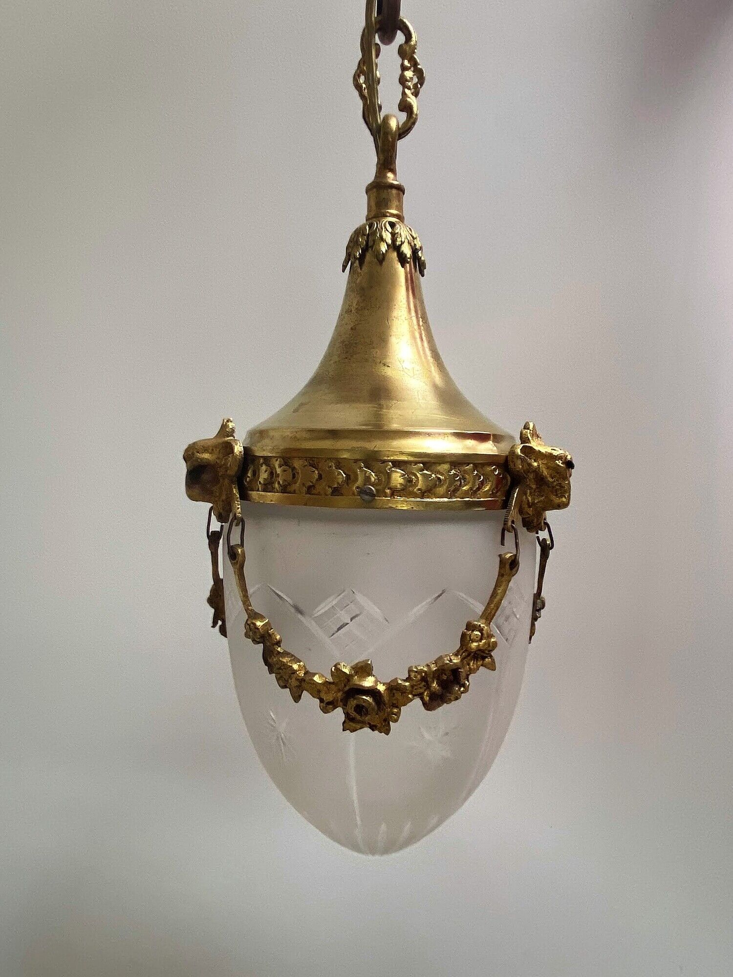 Suspension lamp in gilded bronze and frosted glass nineteenth century