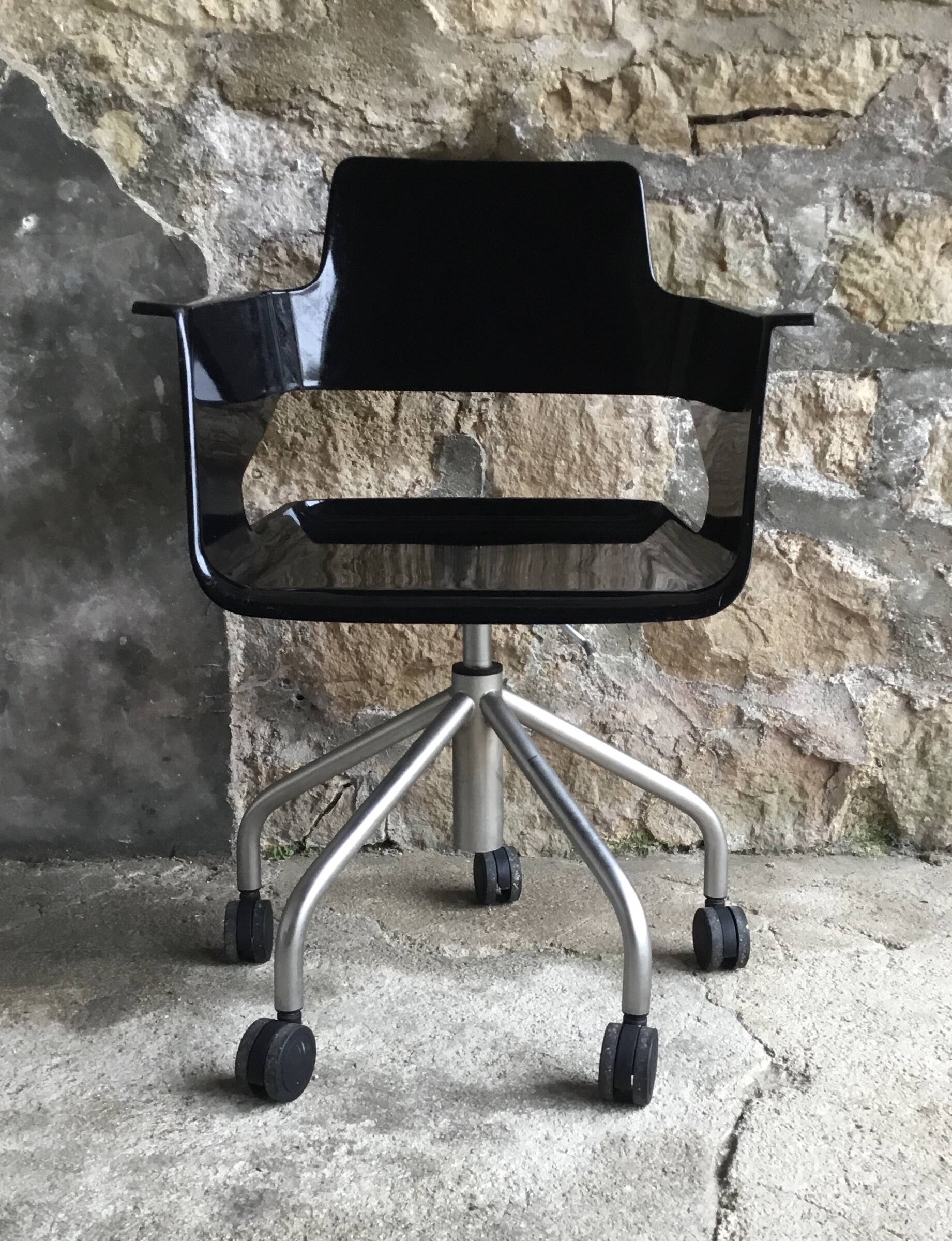 Arrmet B32 armchair by Robby & Francesca Cantarutti - design Italy 1980