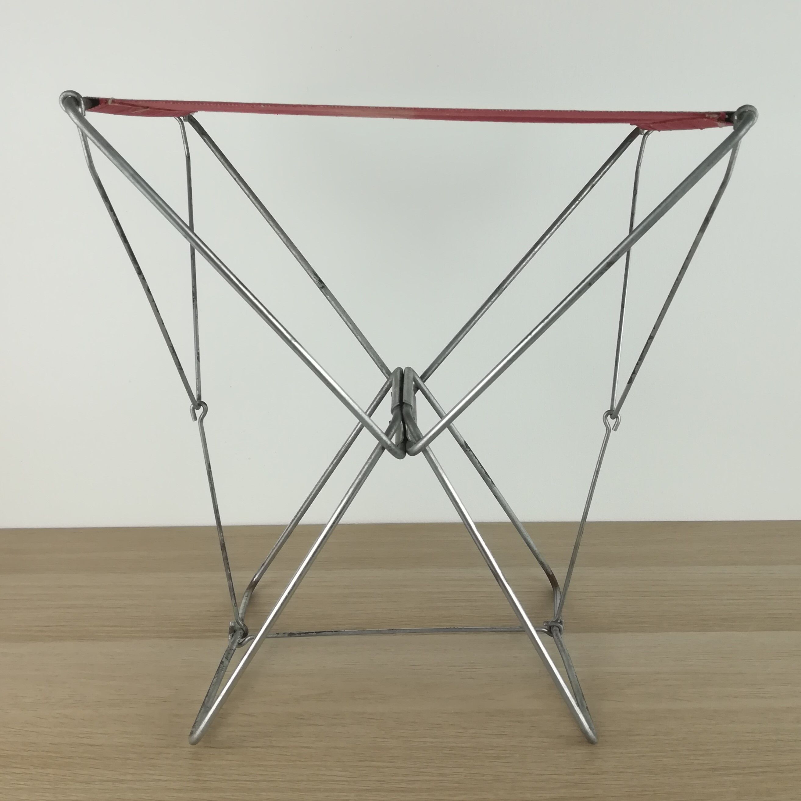 Folding camping seat