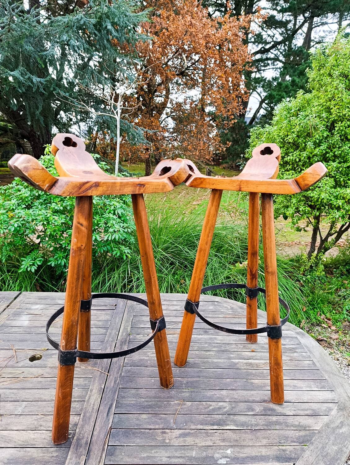 2 tabourets espagnols tripode brutaliste chêne massif, 1960