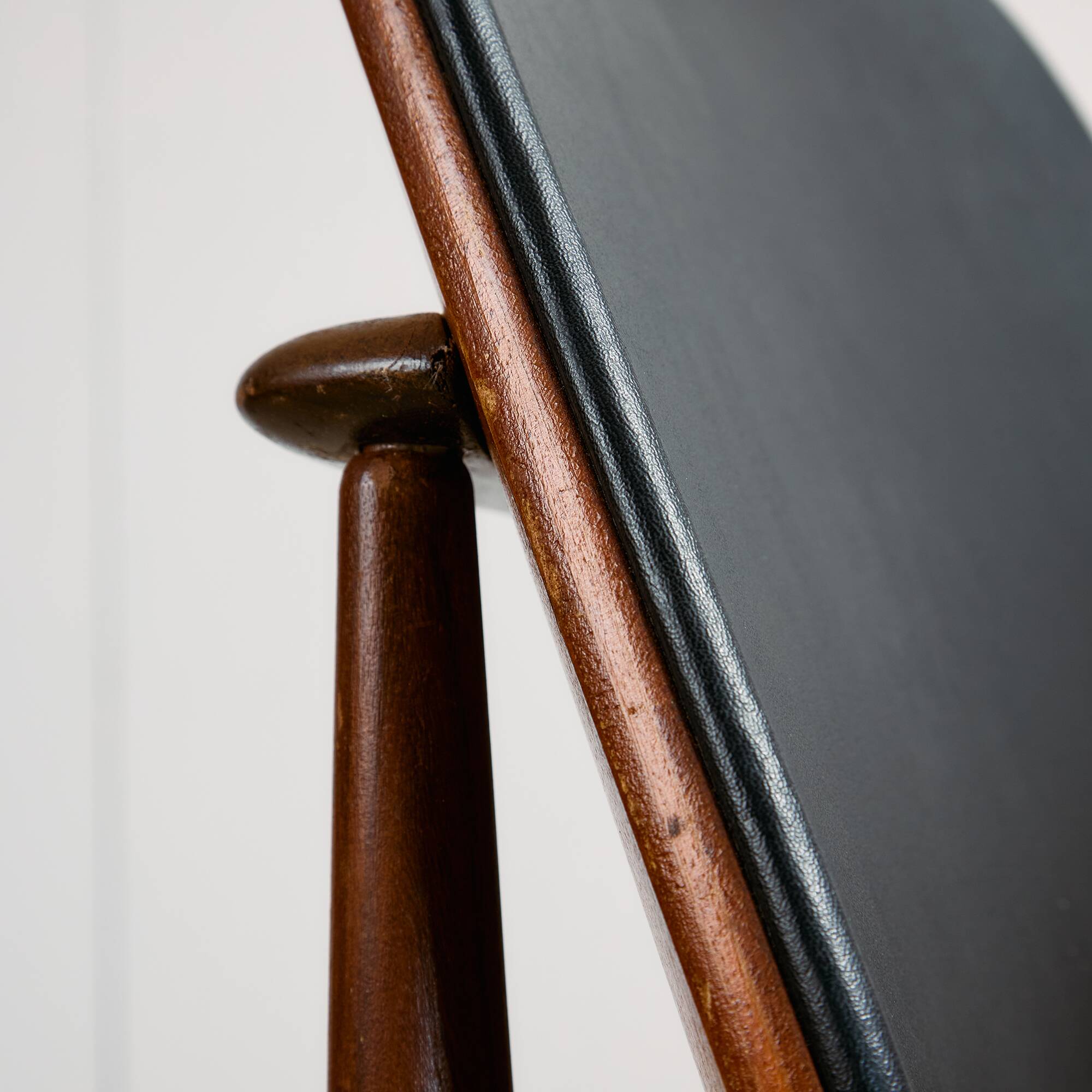 Midcentury Modern Chair by Elliots of Newbury in Black Leather and Teak, 1960s