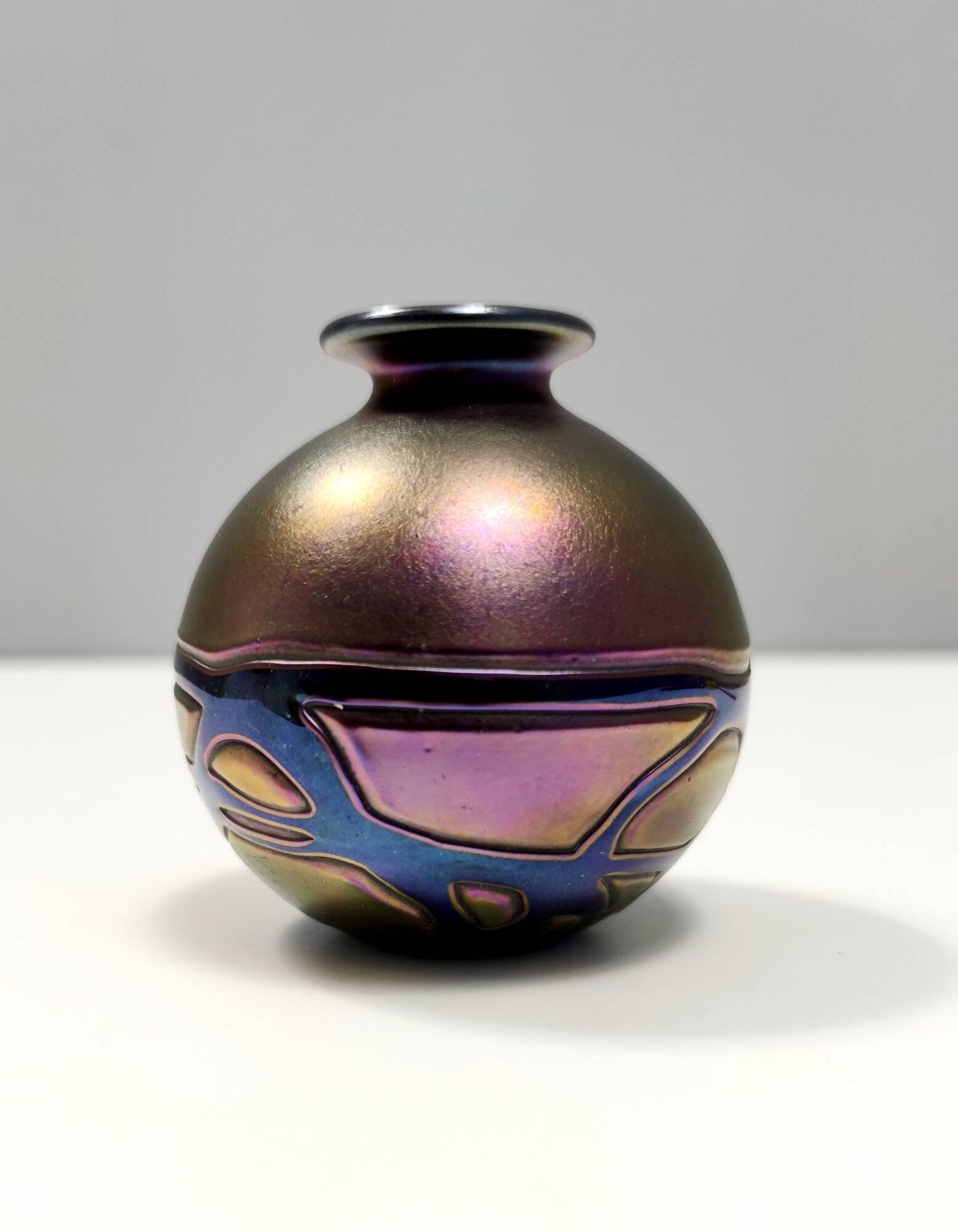 Vase en verre opalescent de Mdina, Malte