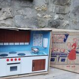 Miniature kitchen in screen-printed sheet metal