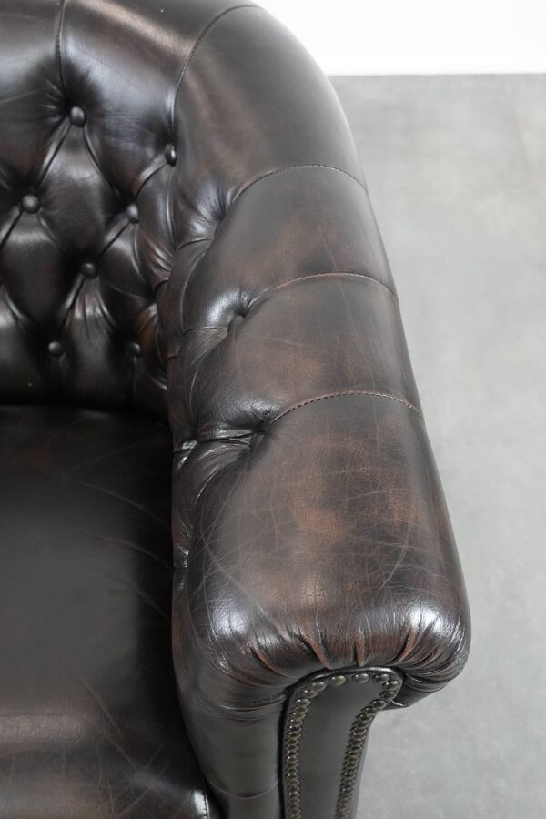 Fauteuil club Chesterfield en cuir de vachette noir de style anglais