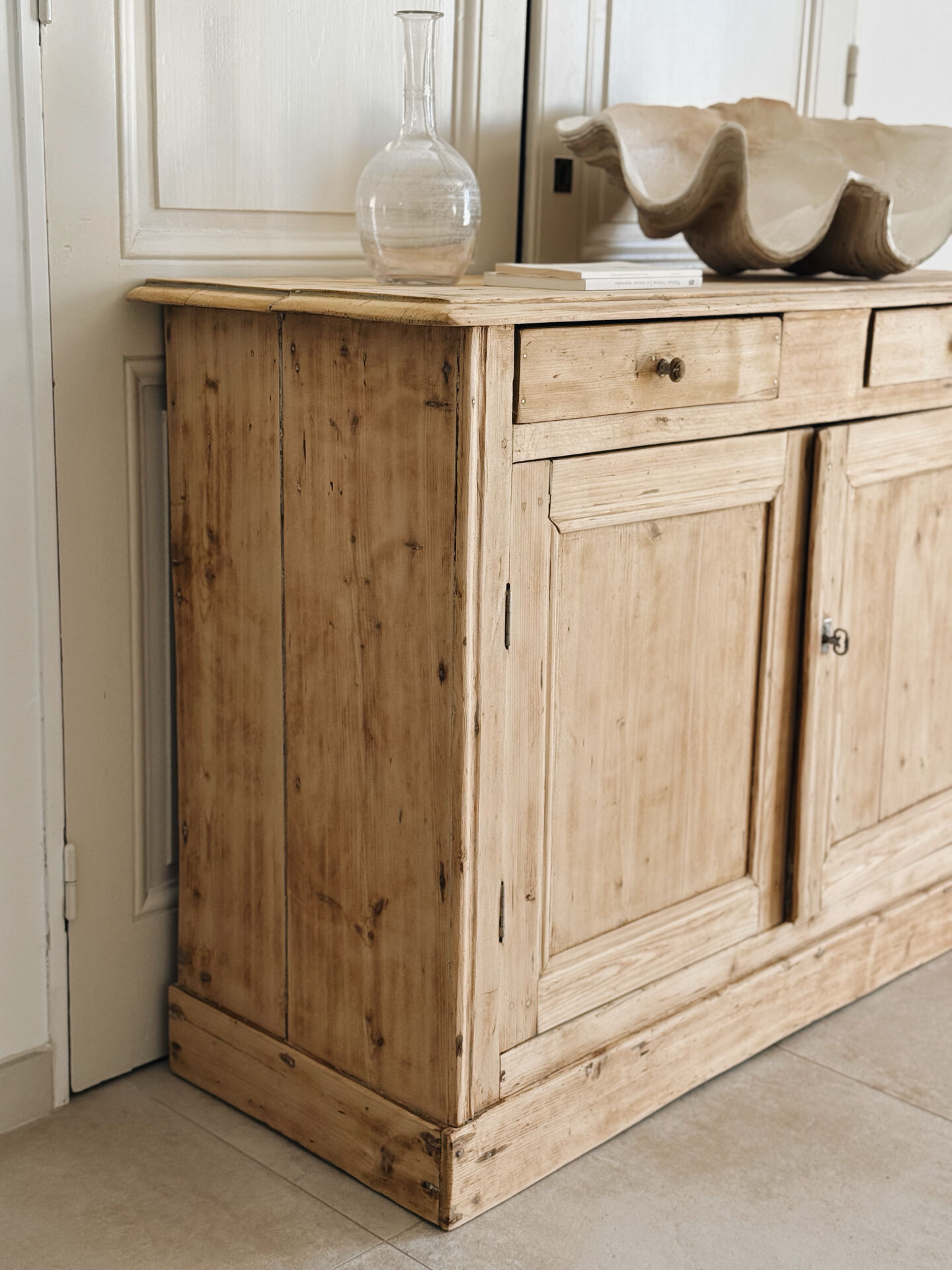 Buffet parisien en bois clair