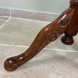 Tripod pedestal table