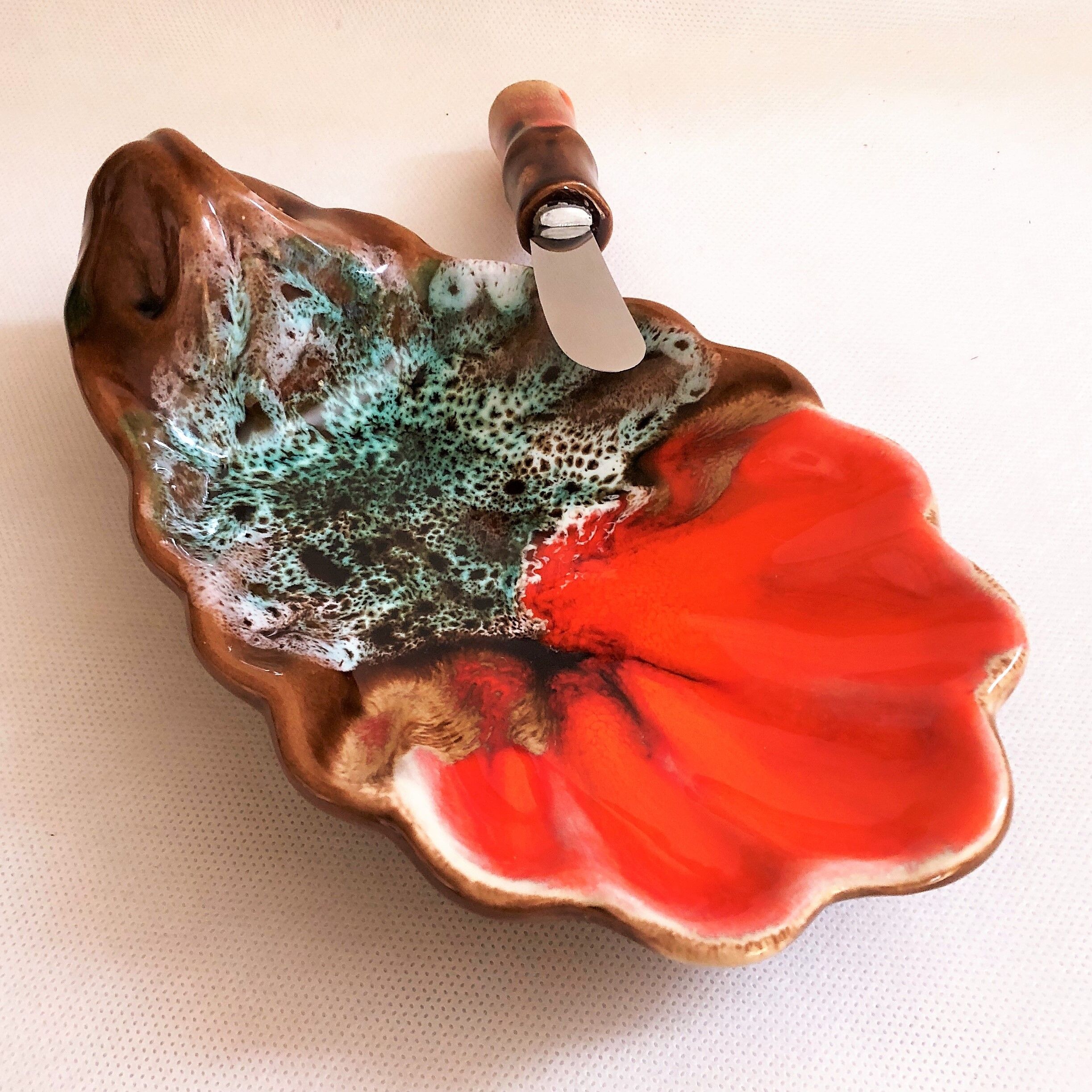 Butter dish with vintage Vallauris serving knife