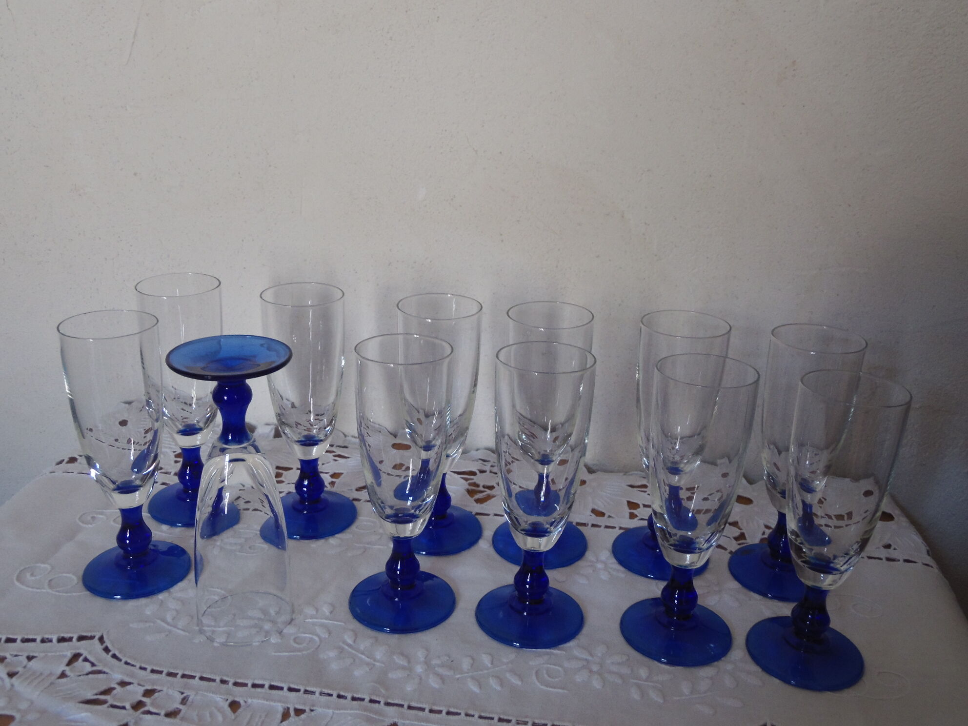 Flutes a champagne foot blue cobalt