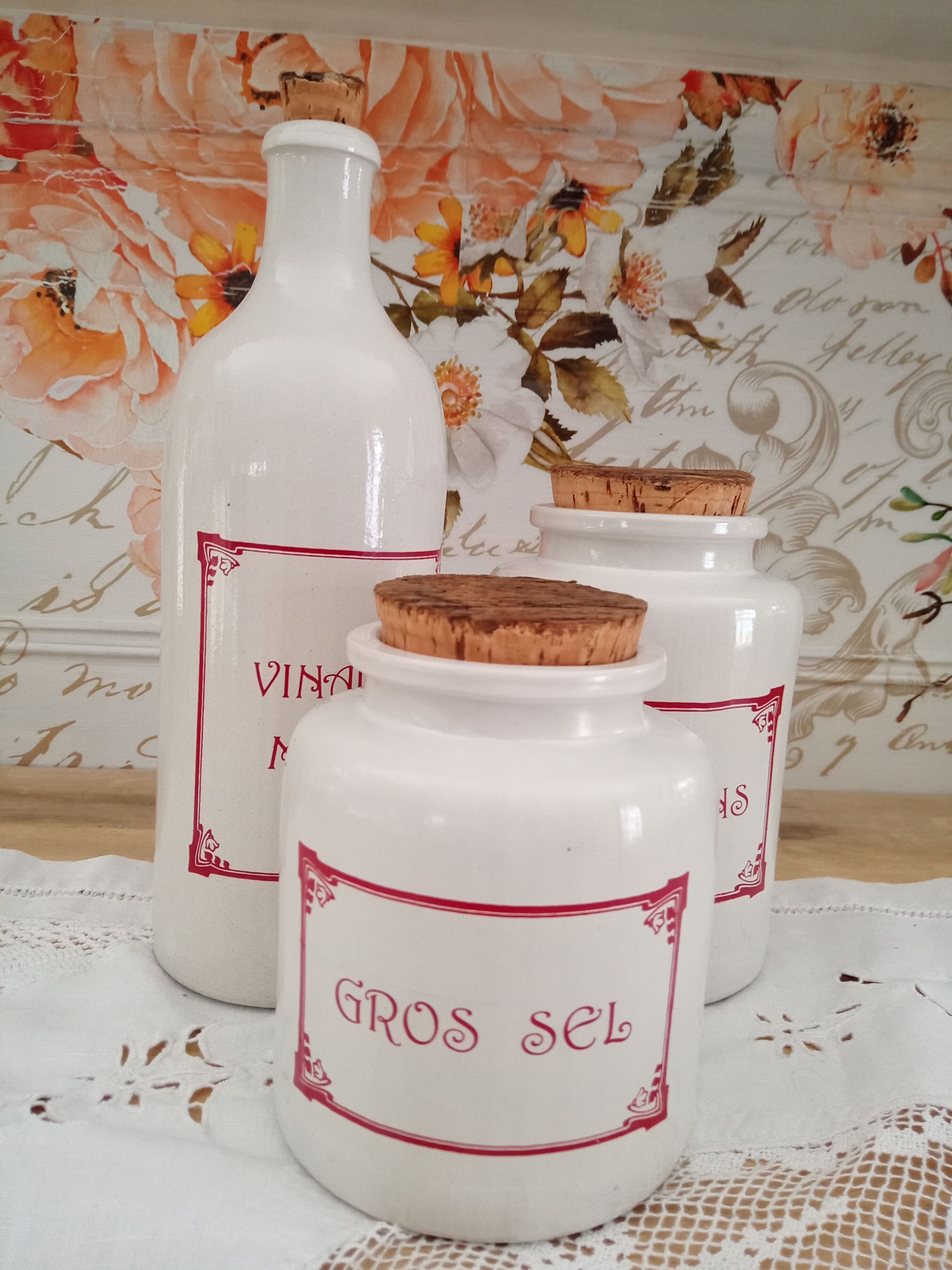 Kitchen sandstone set including a bottle and 2 cork jars