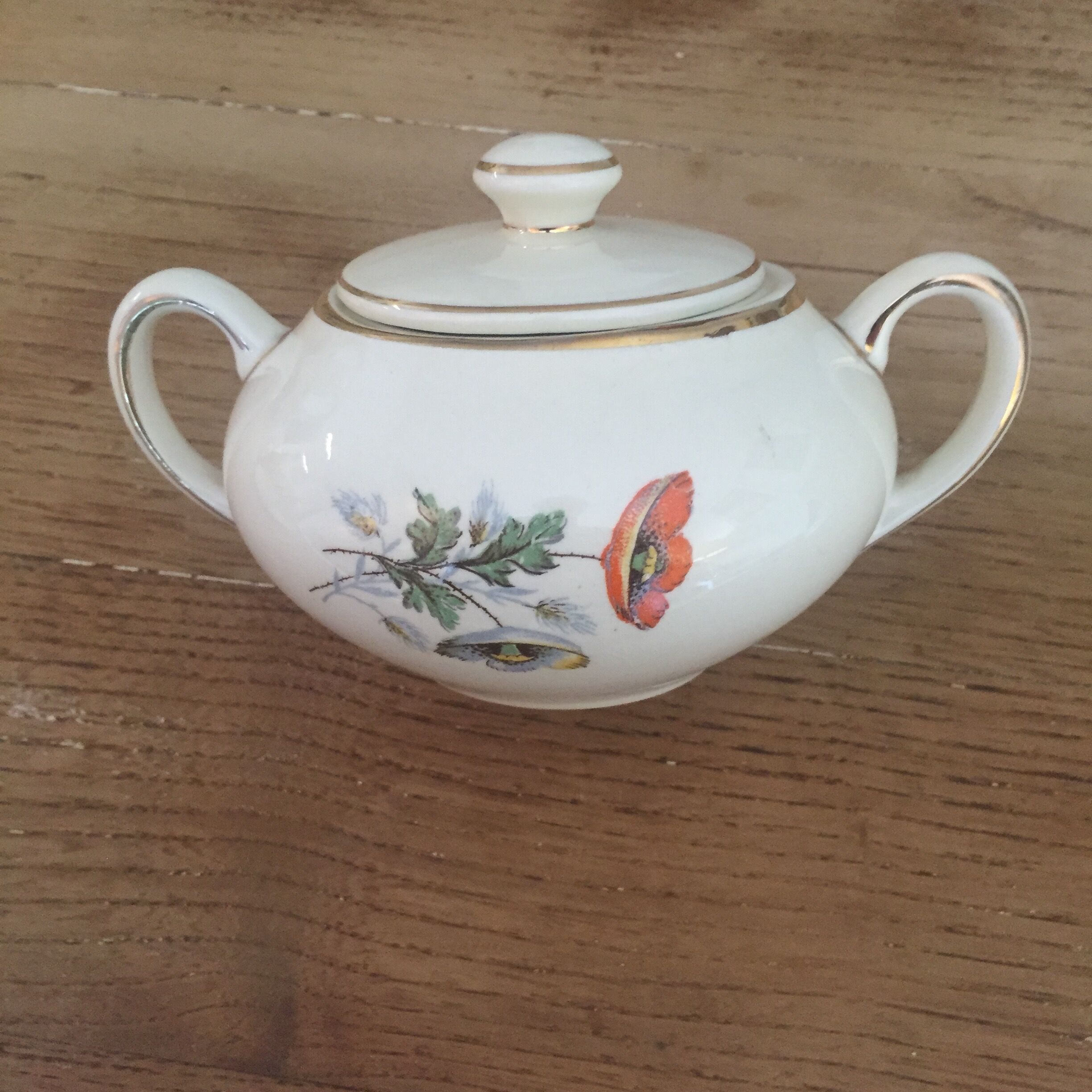 Tea or coffee service poppies