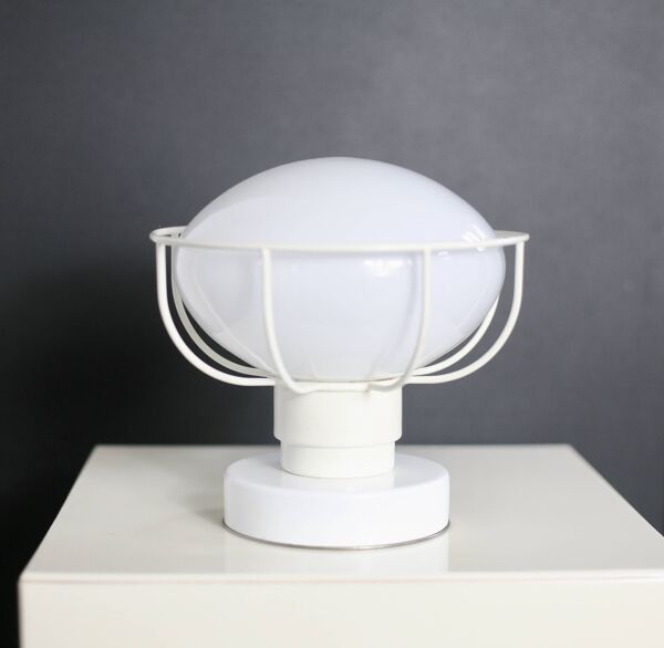 Lampe années 80, métal laqué blanc et globe verre