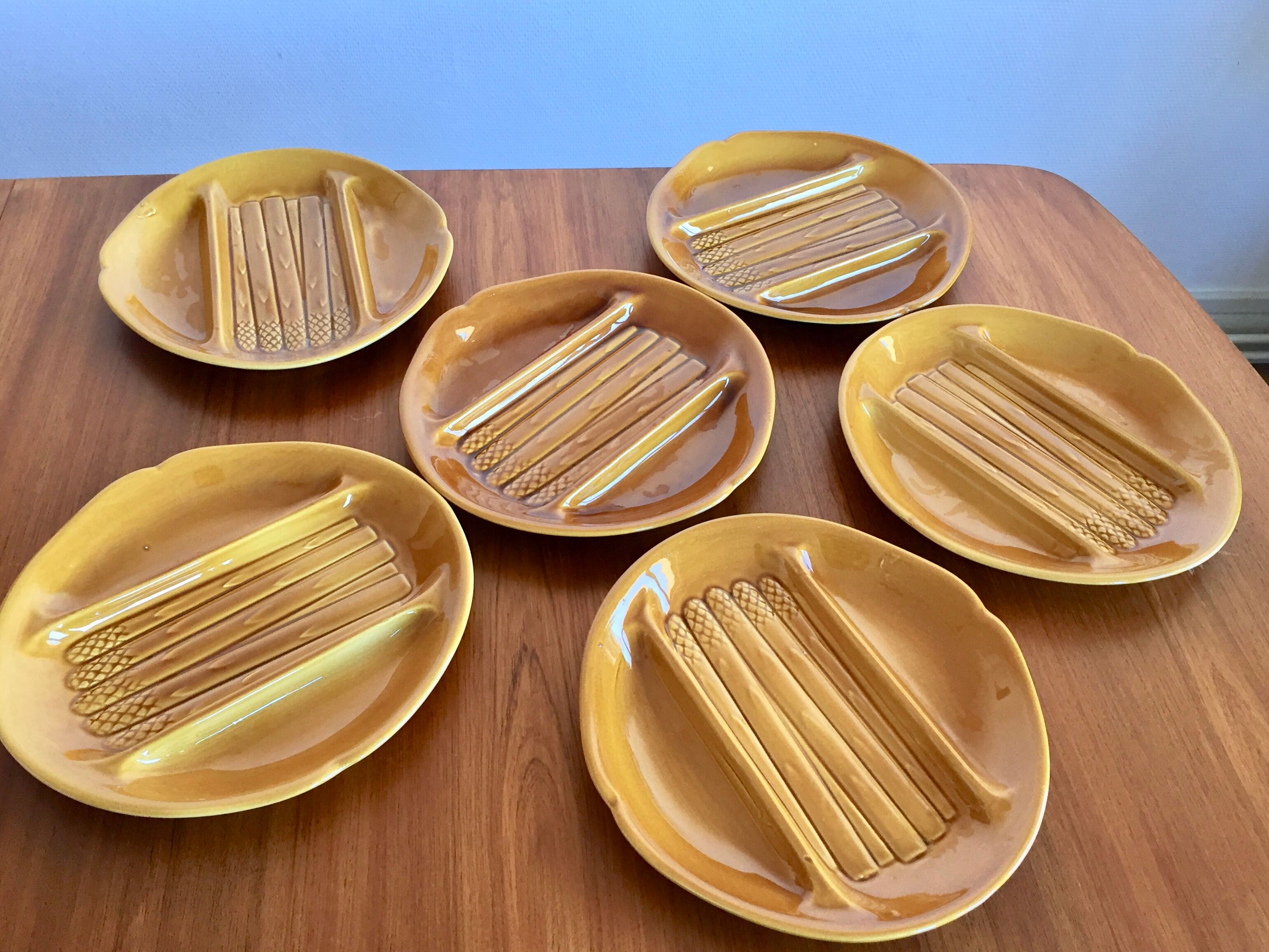 Set de 6 assiettes à asperges de Salins les bains