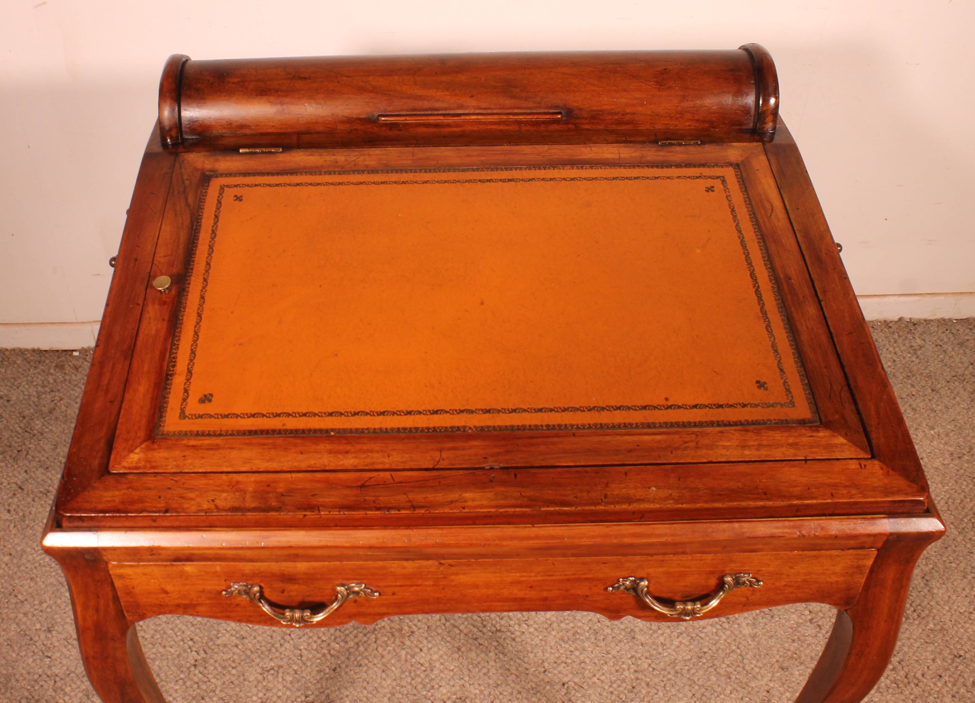 bureau / table à jeux en noyer d'époque napoléon III