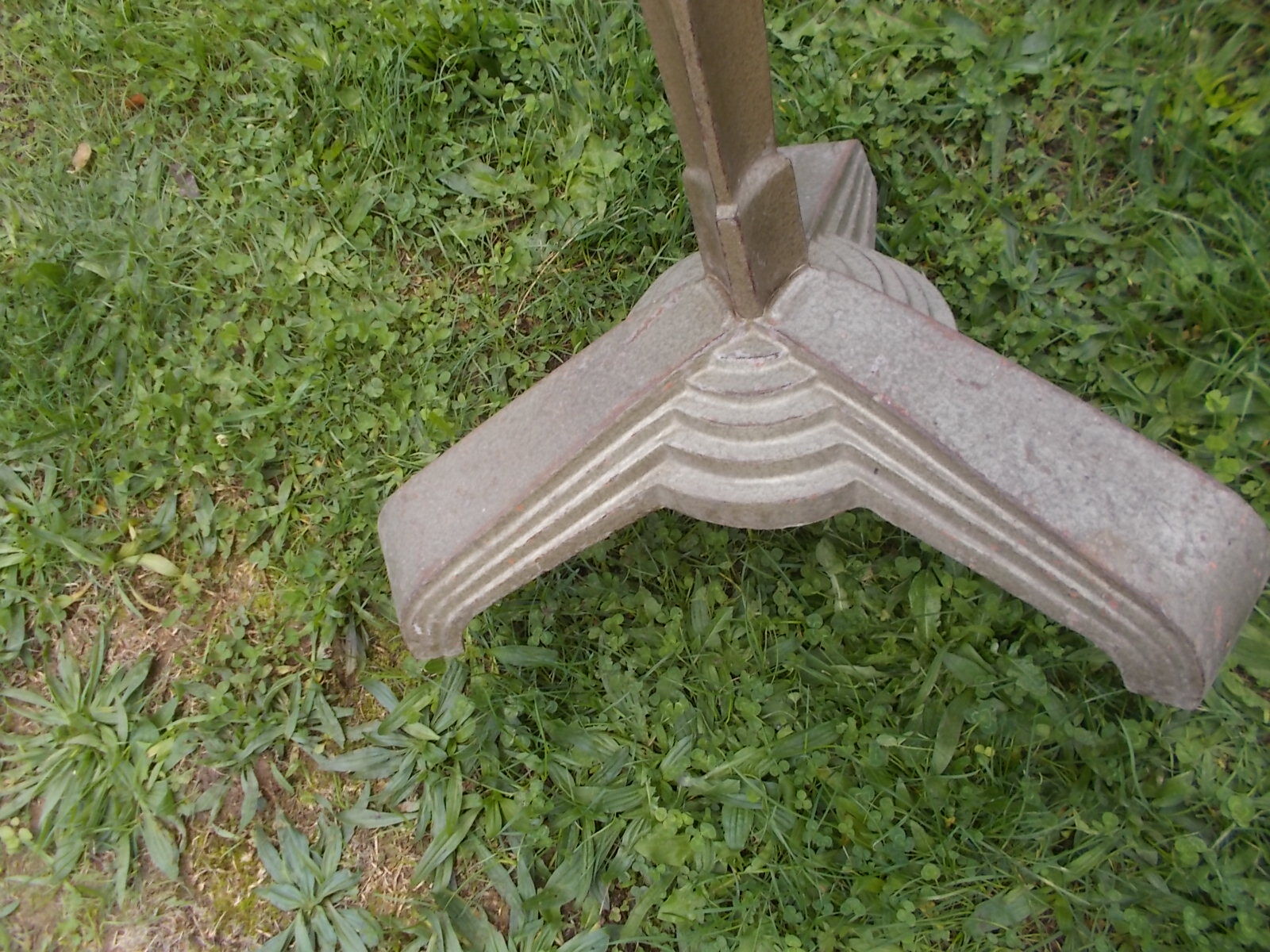 Round bistro table foot cast iron art deco