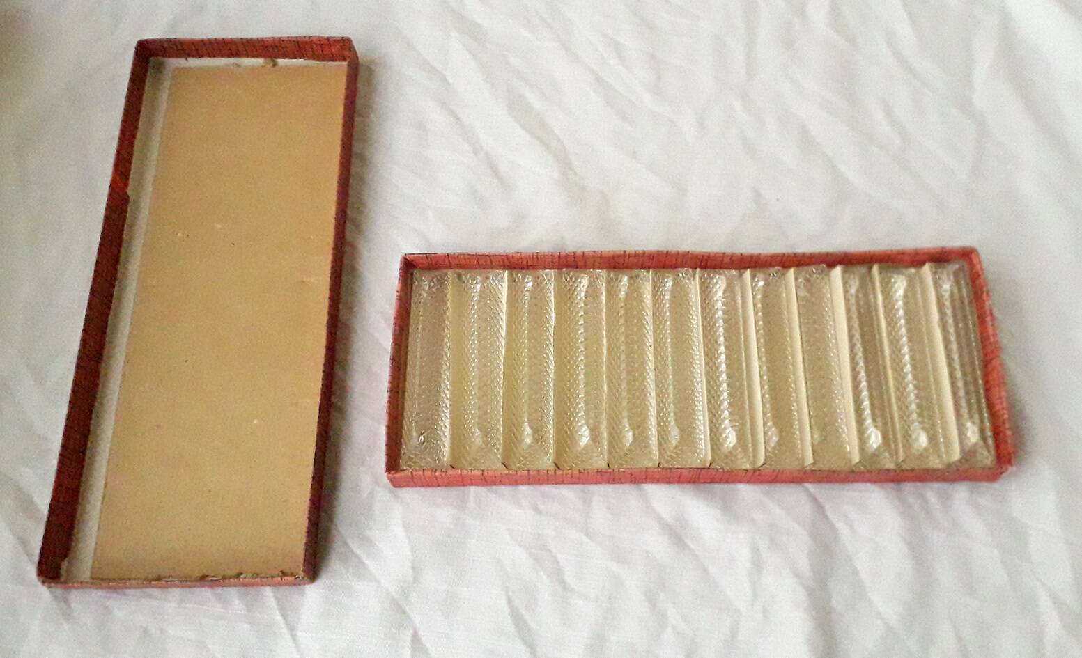 Crystal knife holder