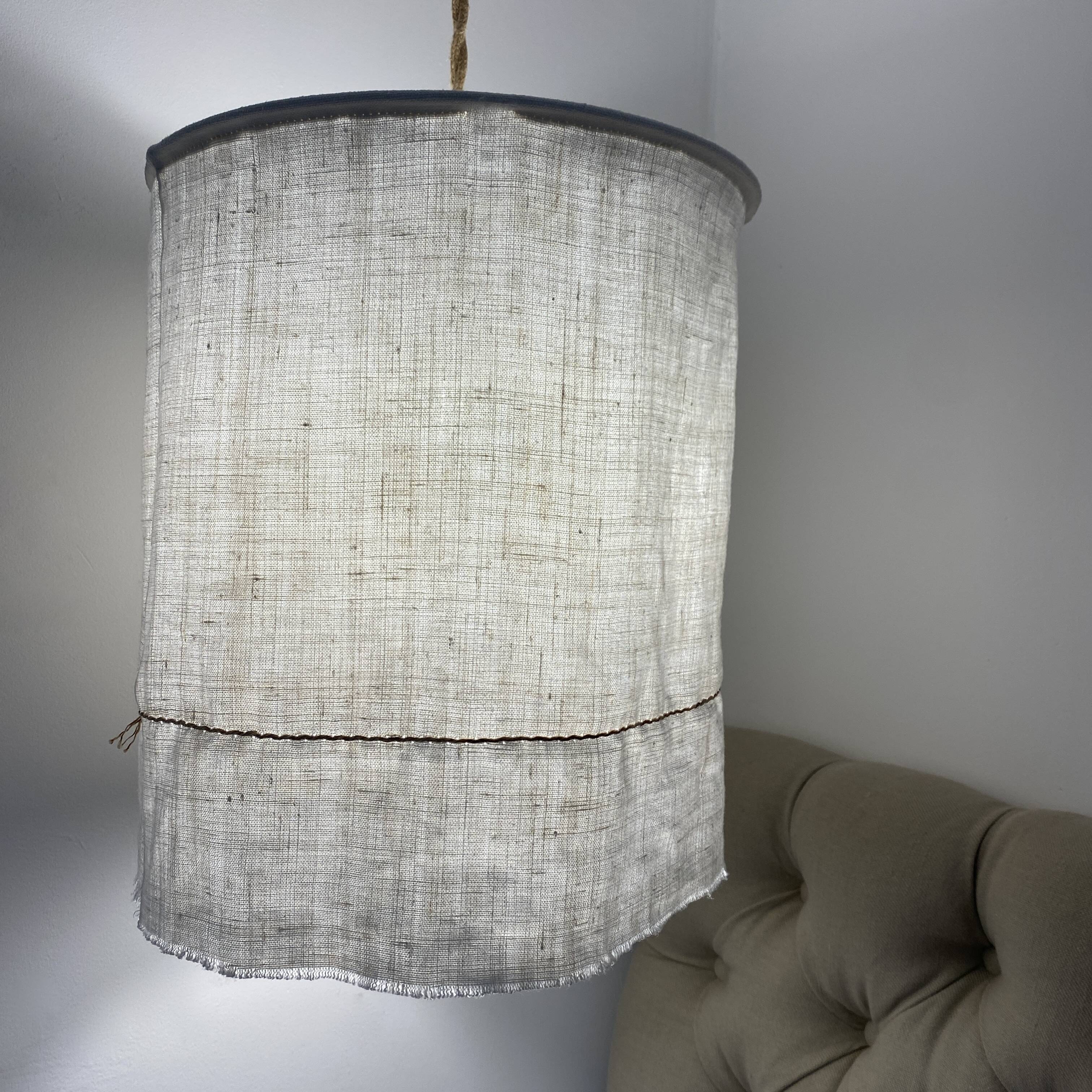 Old linen curtain suspension