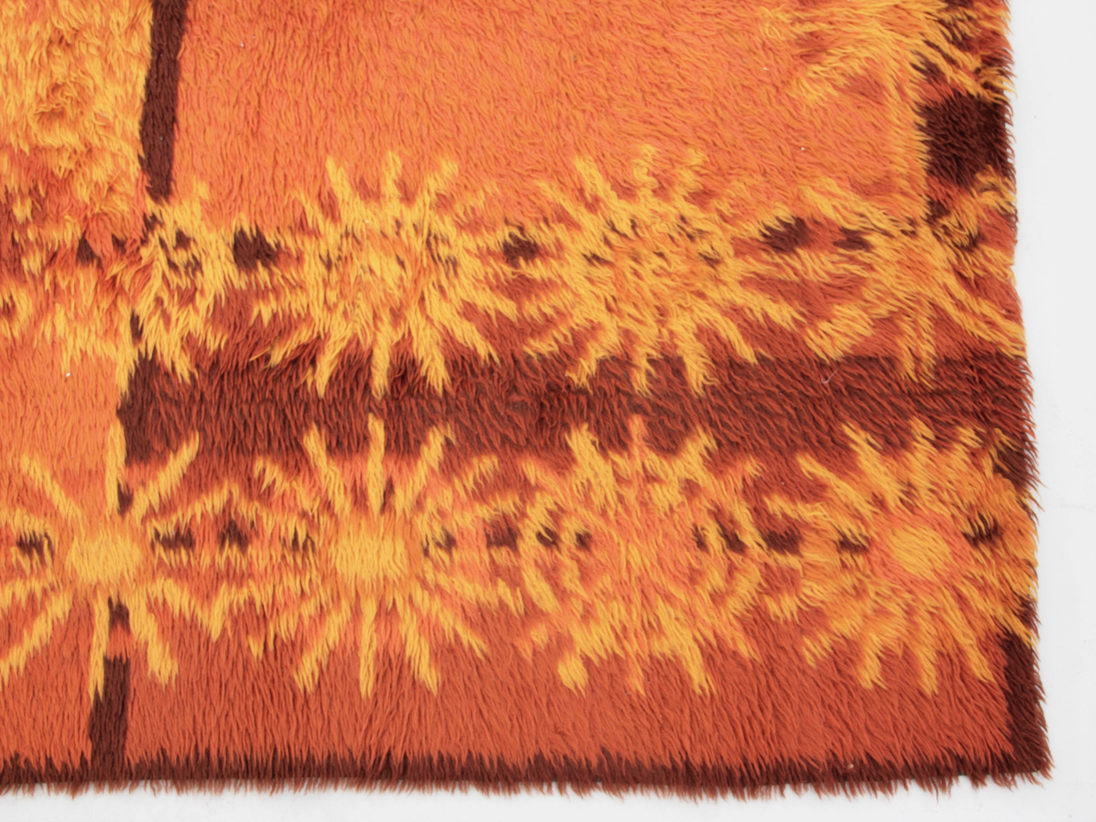 Scandinavian carpet Rya in virgin wool with sun patterns 200x156 cm