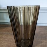 Vase en verre fumé
