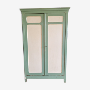 Armoire parisienne