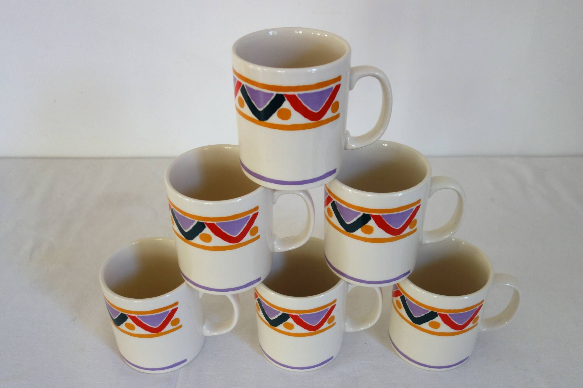 6 vintage Mobil ceramic mugs