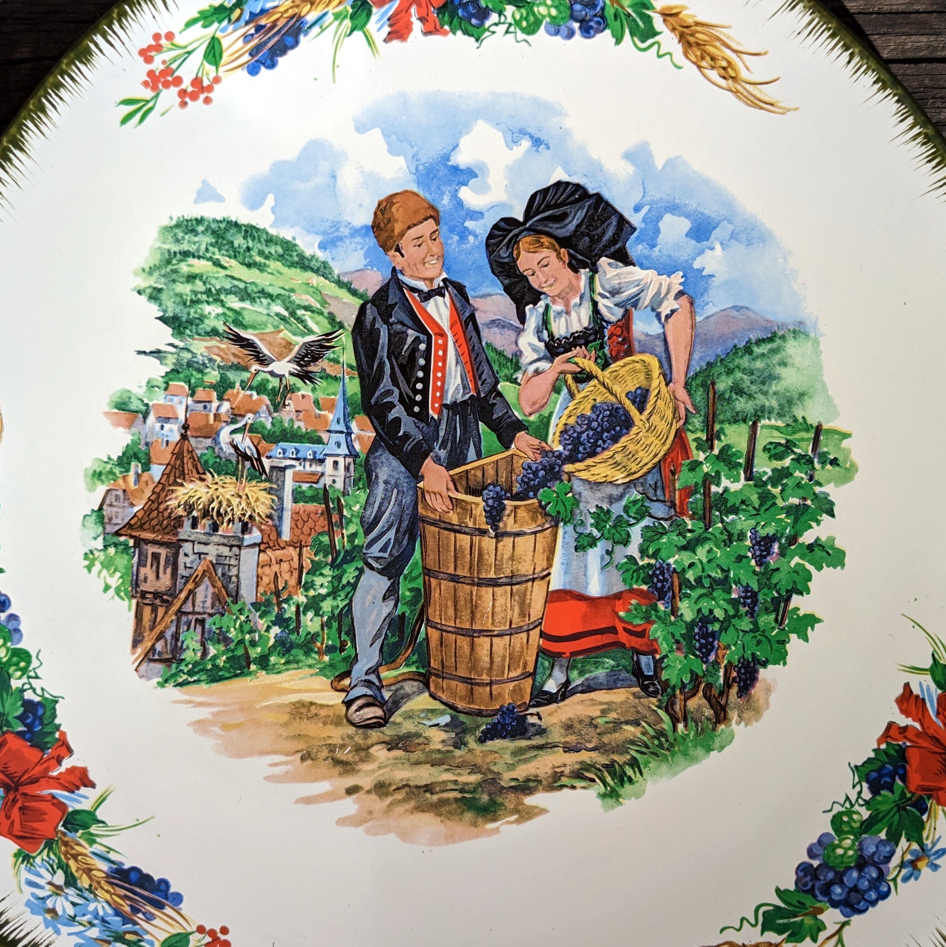 Plate, Wall lamp - Keller & Guérin Luneville - Earthenware - Alsace / Harvest / Riquewihr