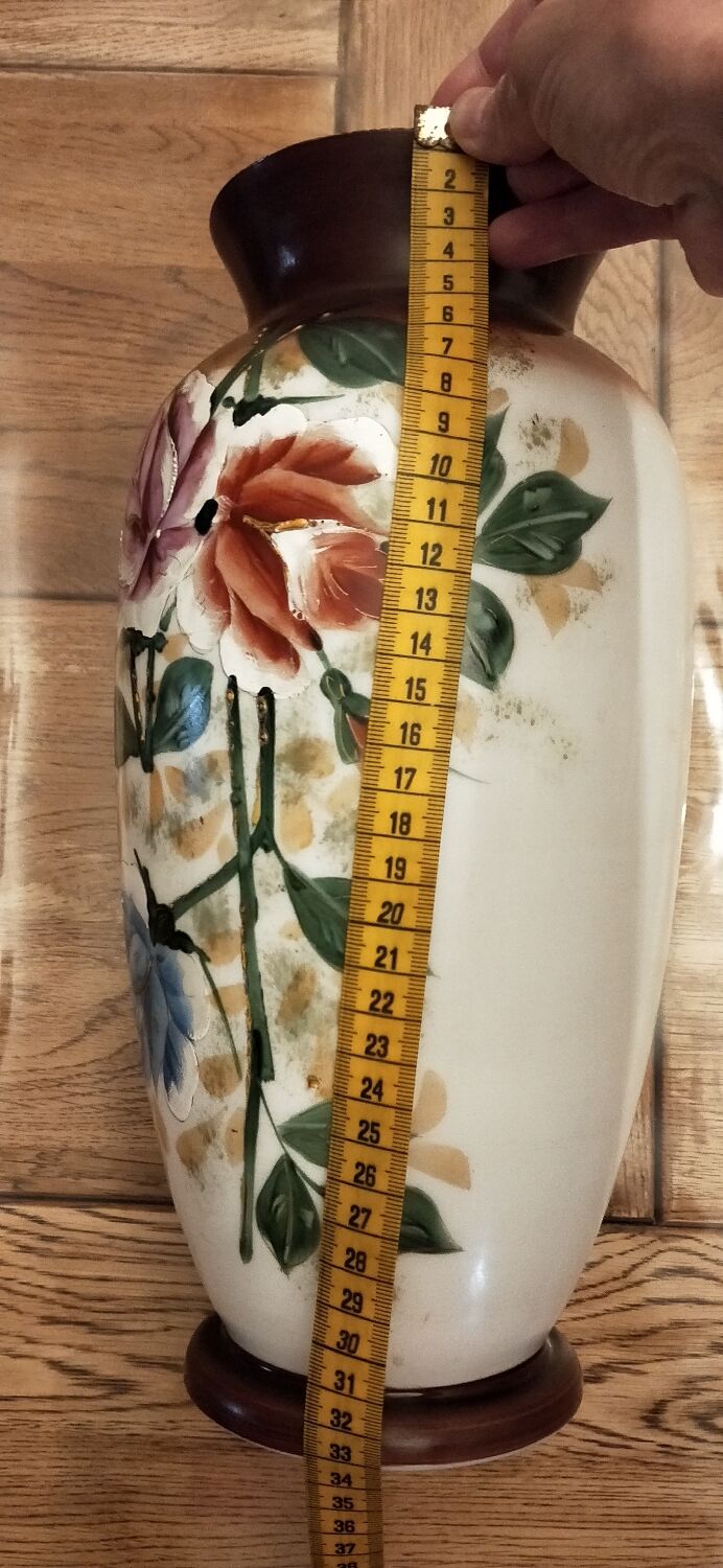 Vase en opaline peint à la main
