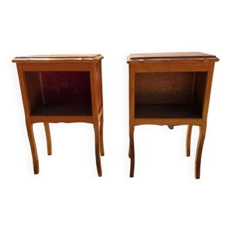 Set of 2 pedestal tables