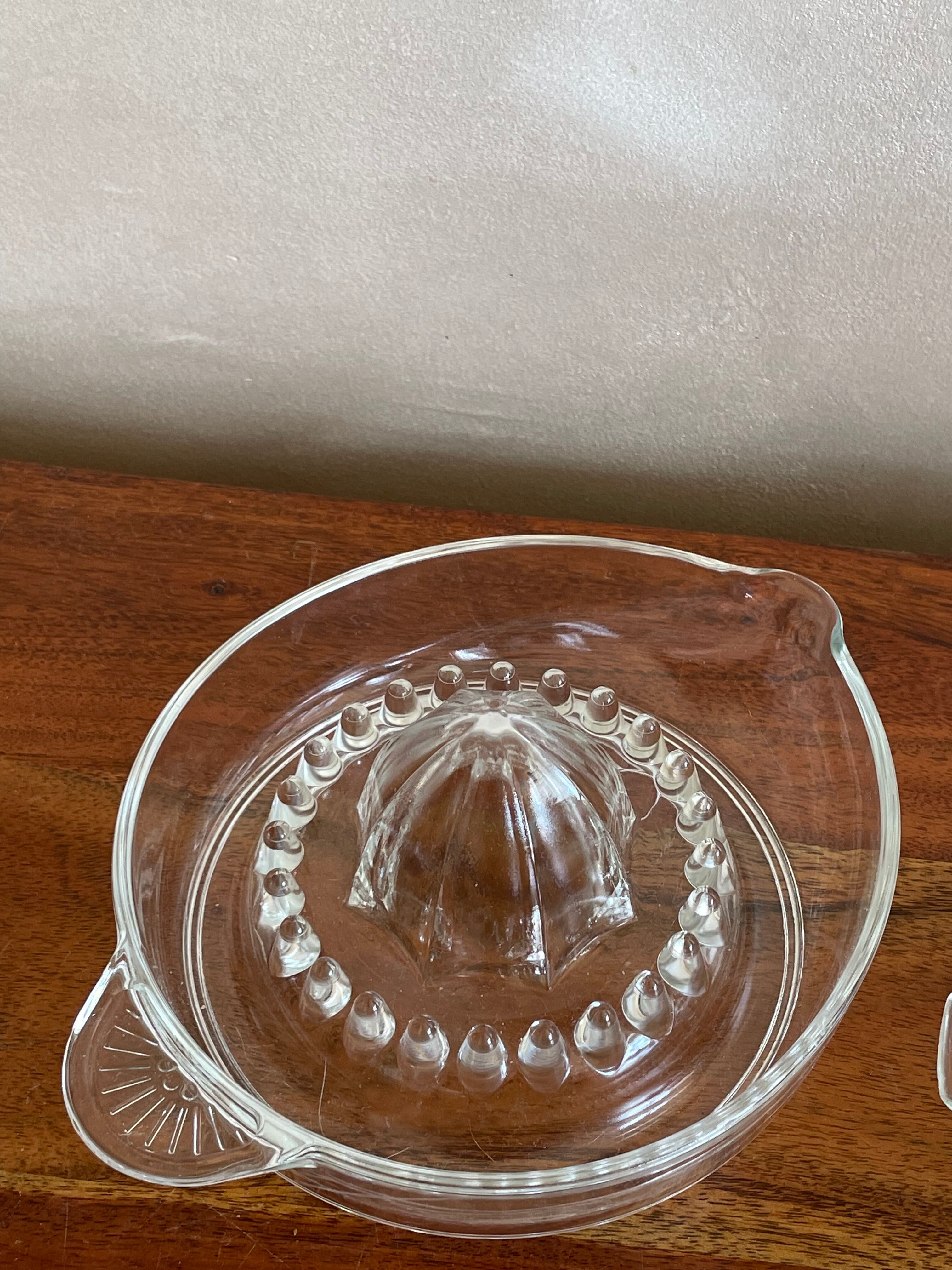 2 glass citrus presses