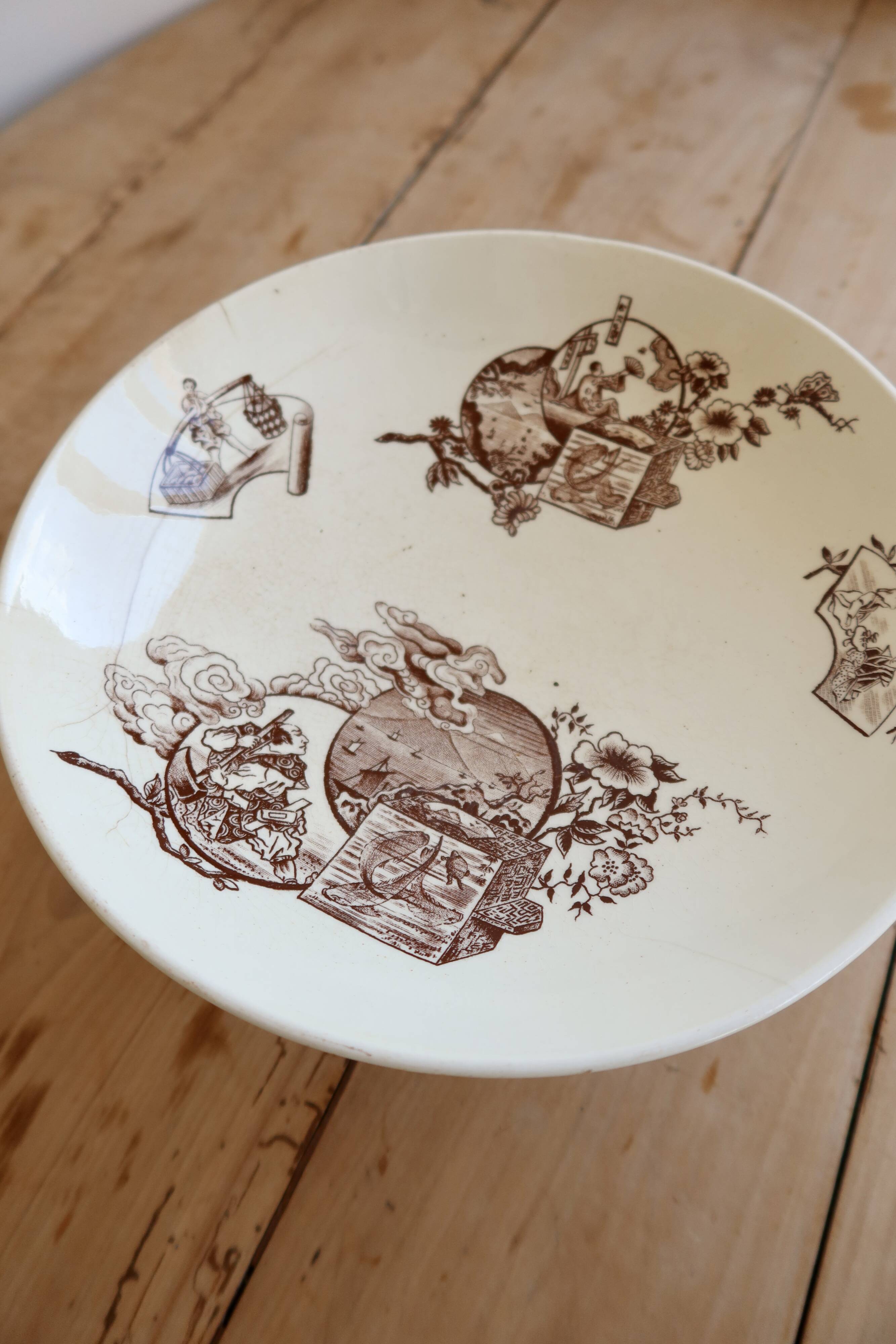Antique compote dish made of ironstone, ivory and sepia, Clairefontaine with oriental decoration.