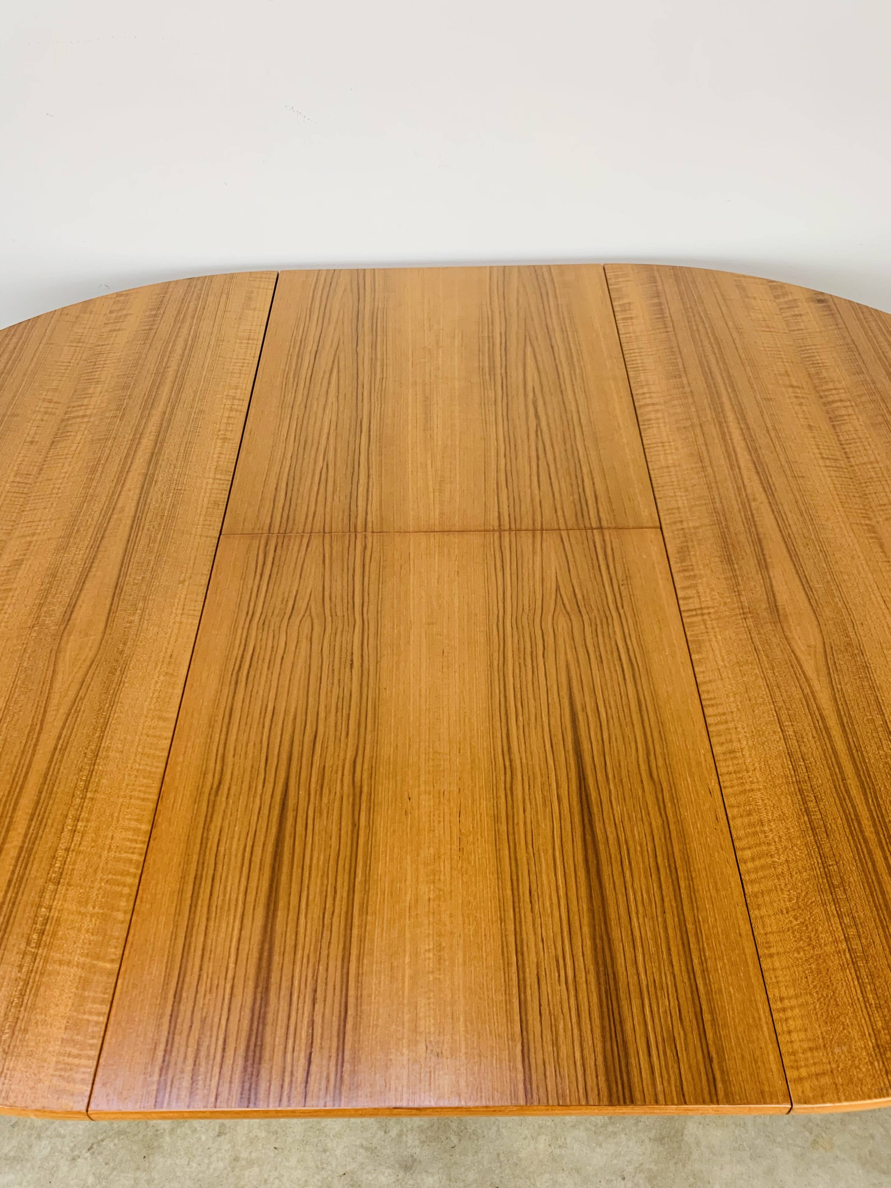 Round extendable Scandinavian table, teak, 1960s