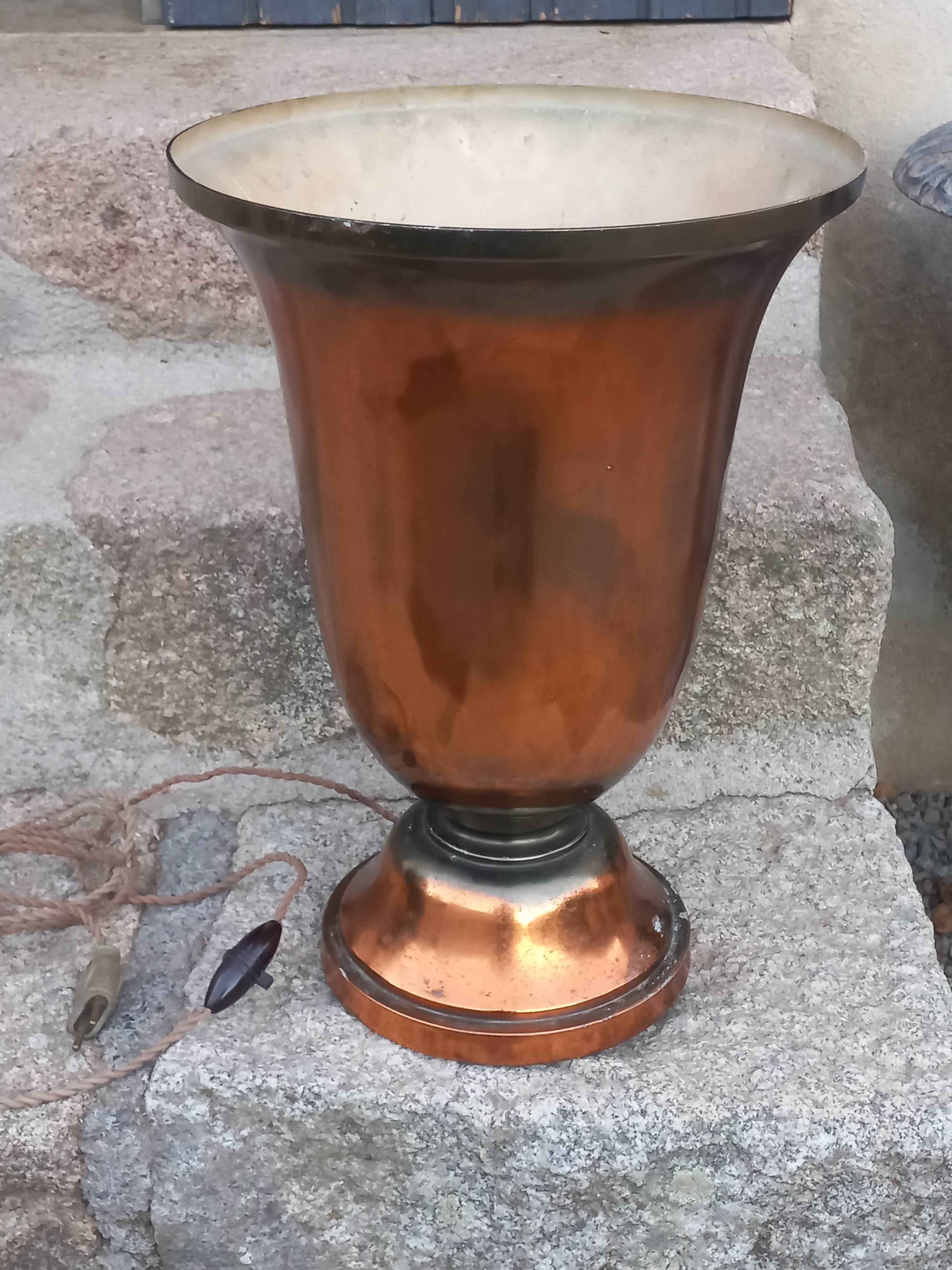 Art Deco tulip lamp in copper metal, 42.5cm from the 1930s.