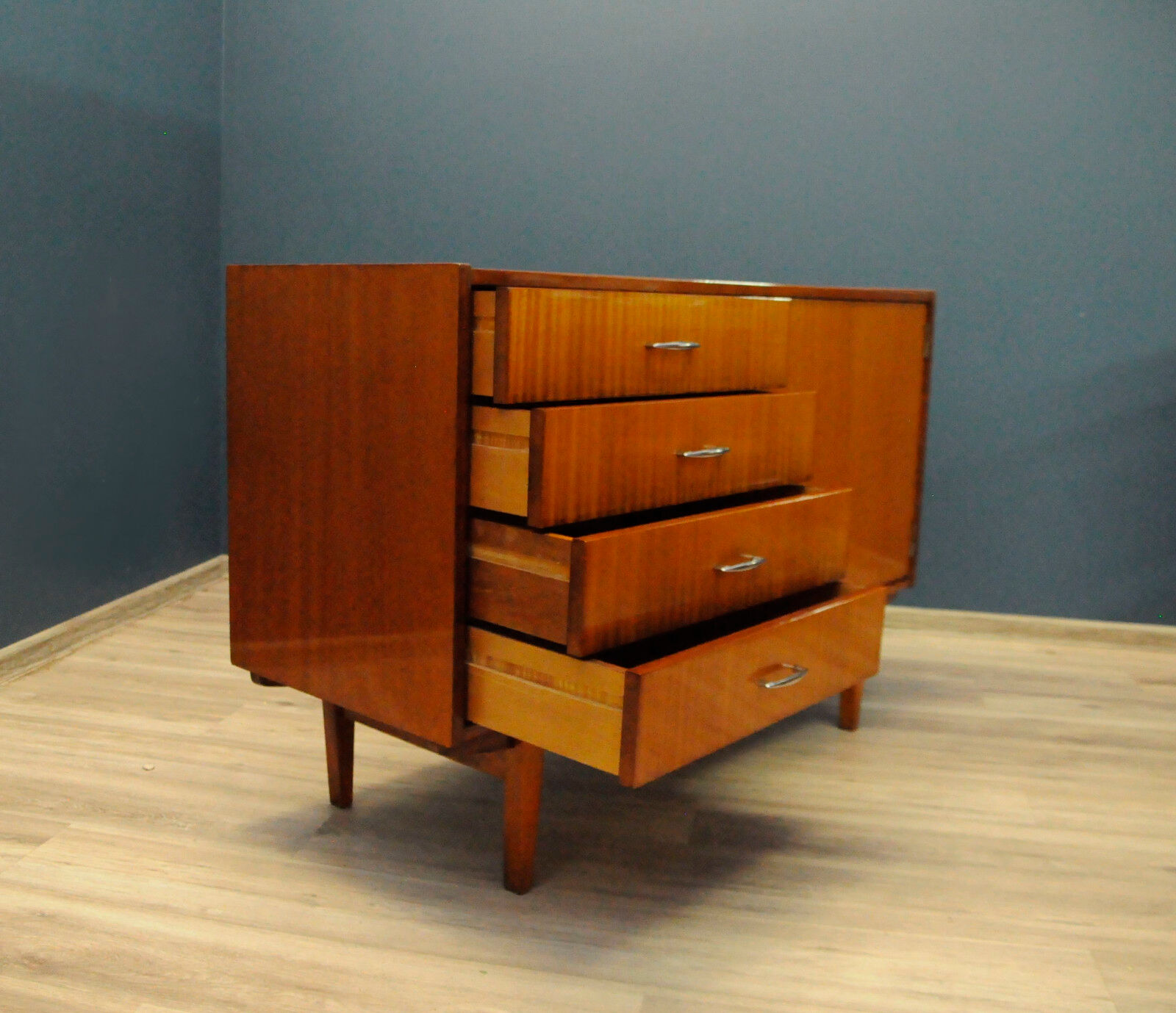 Violetta chest of drawers