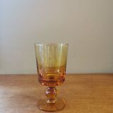 Suite de 11 verres à pied vintage ambre