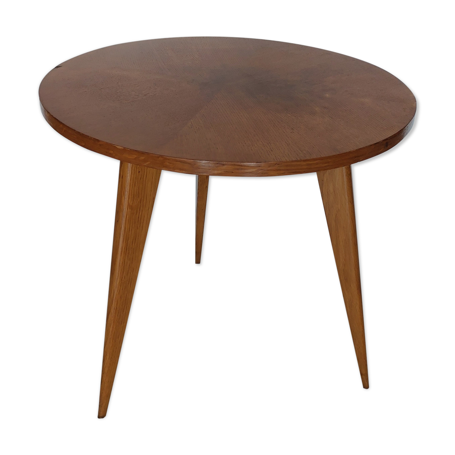 Tripod round coffee table